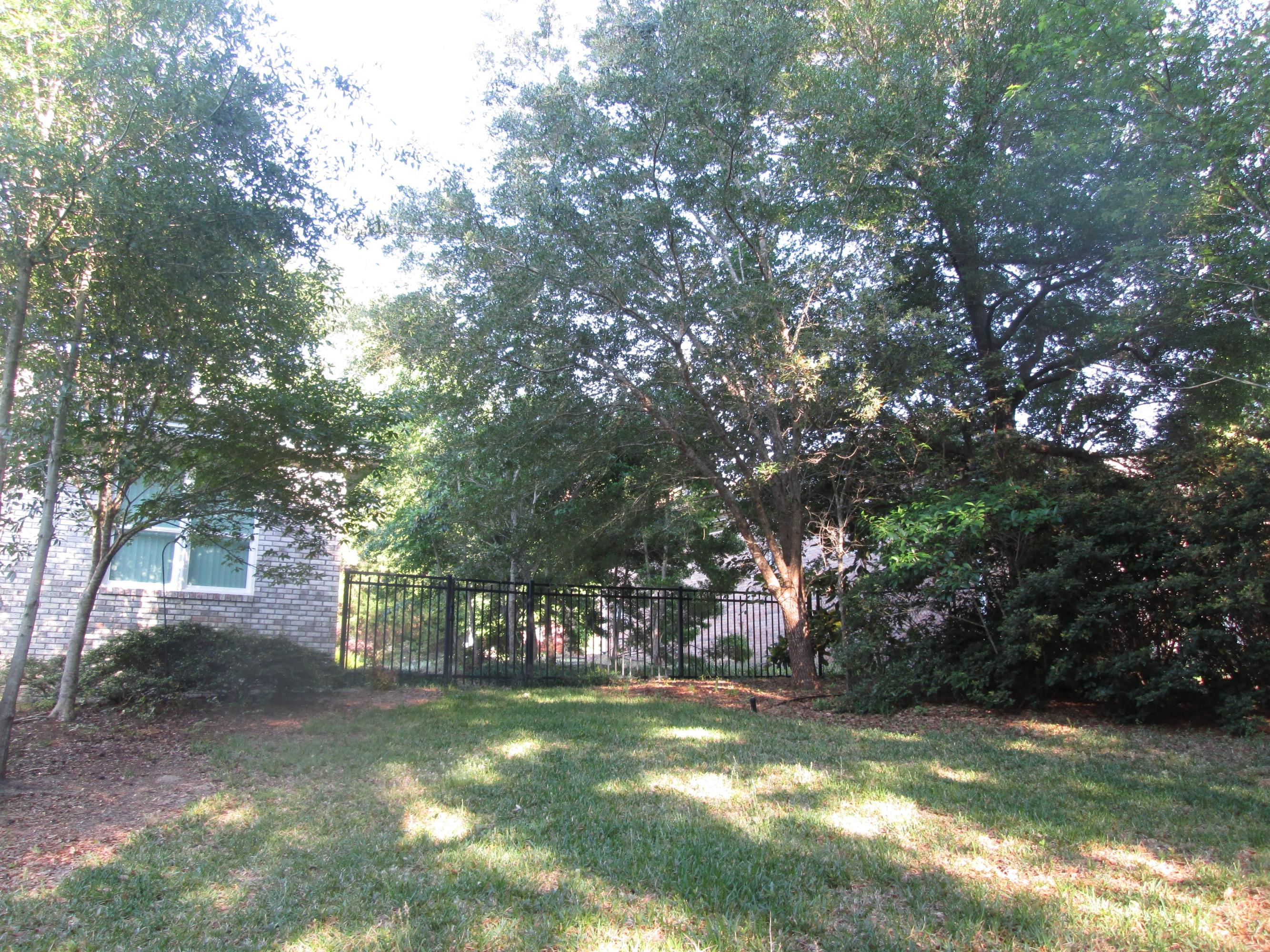 ROCKY BAYOU COUNTRY CLUB ESTATES 9 - Residential