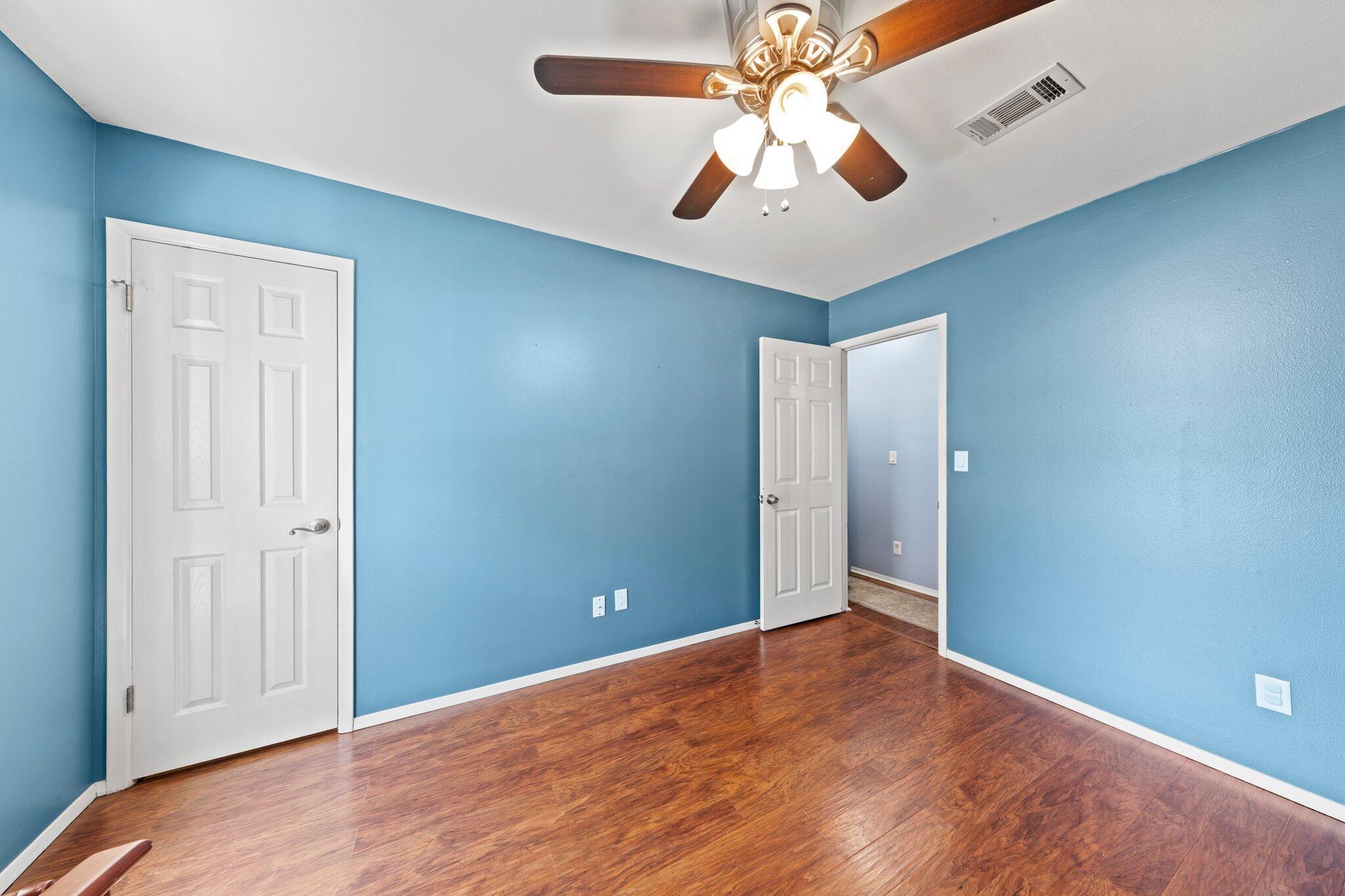 PARKWOOD LANE BLUEWATER BAY - Residential Lease