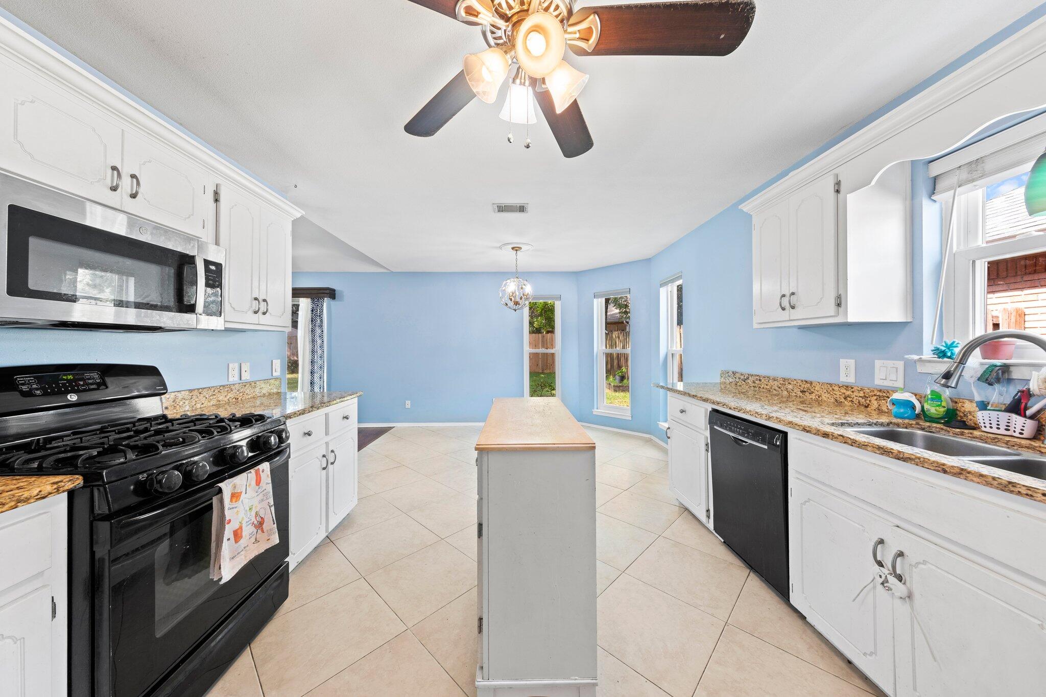 PARKWOOD LANE BLUEWATER BAY - Residential Lease