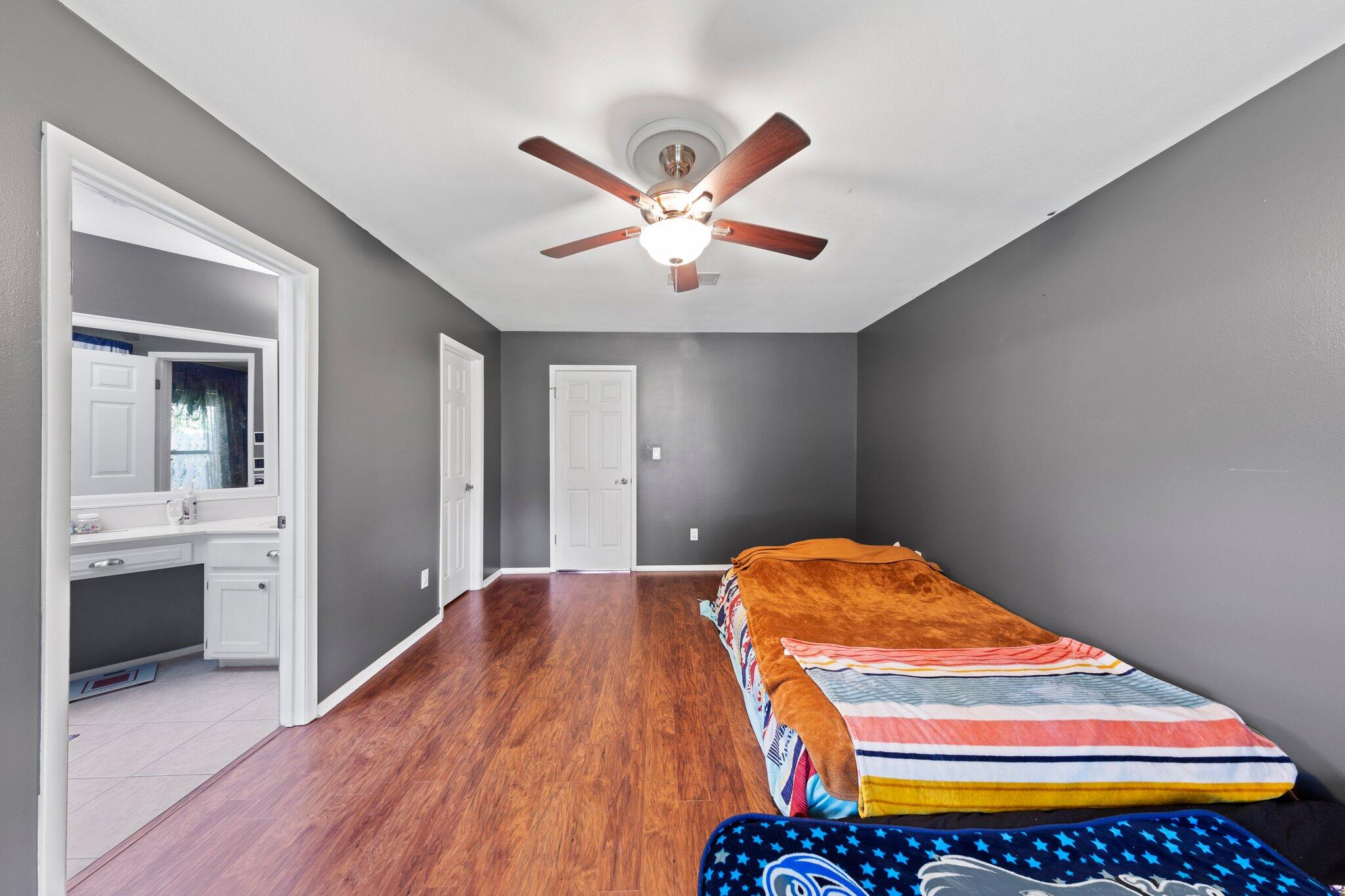 PARKWOOD LANE BLUEWATER BAY - Residential Lease