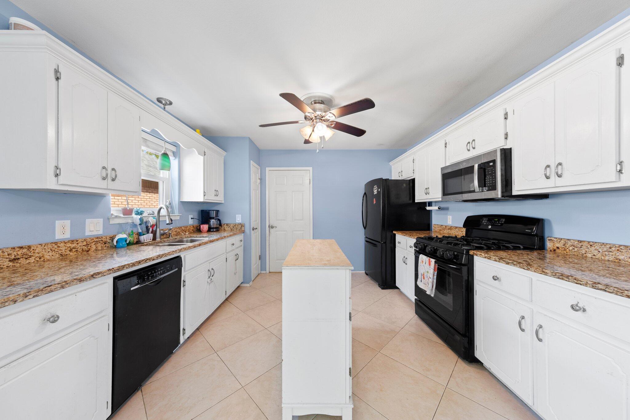 PARKWOOD LANE BLUEWATER BAY - Residential Lease