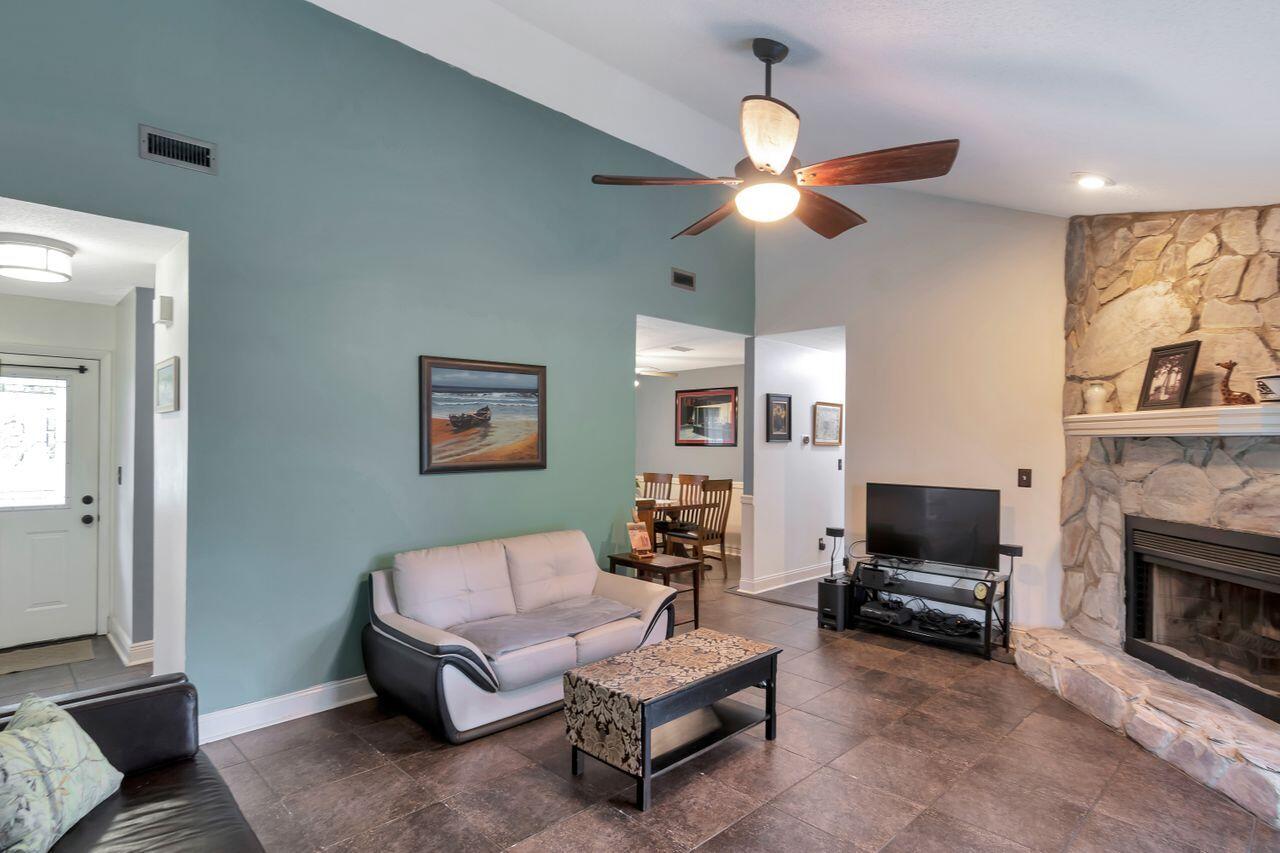 PINE MEADOWS 2ND ADDN - Residential