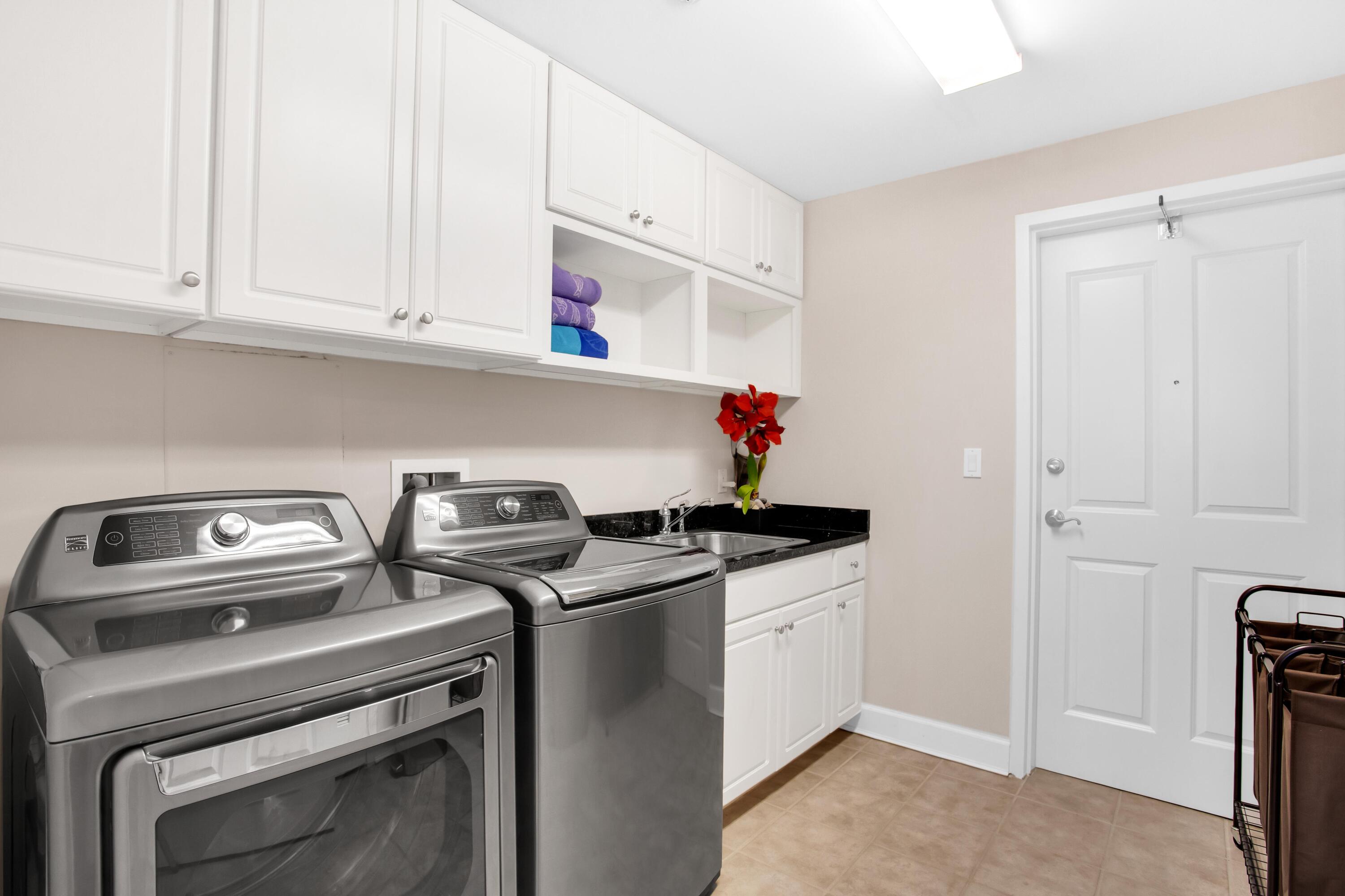ONE WATER PLACE AT KELLY PLANTATION - Residential