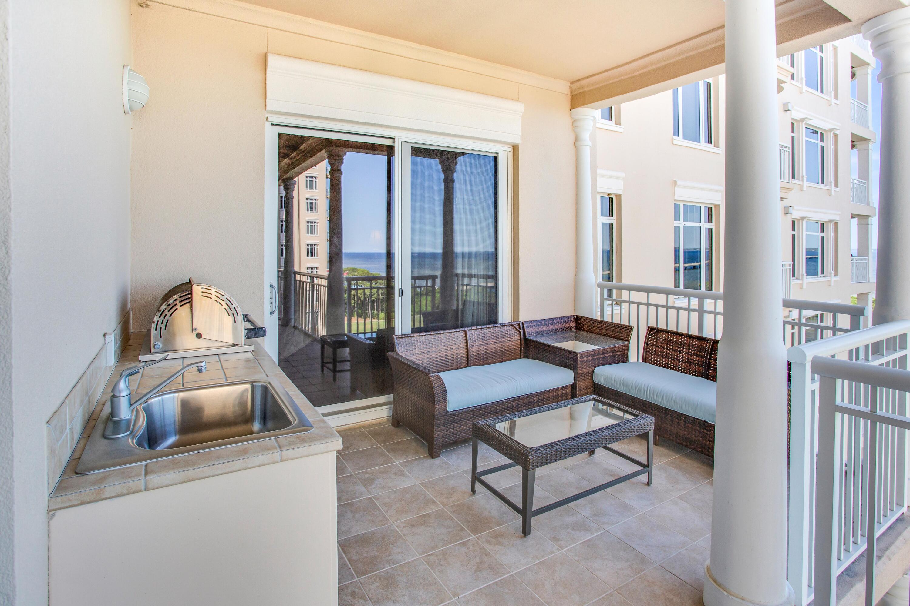 ONE WATER PLACE AT KELLY PLANTATION - Residential