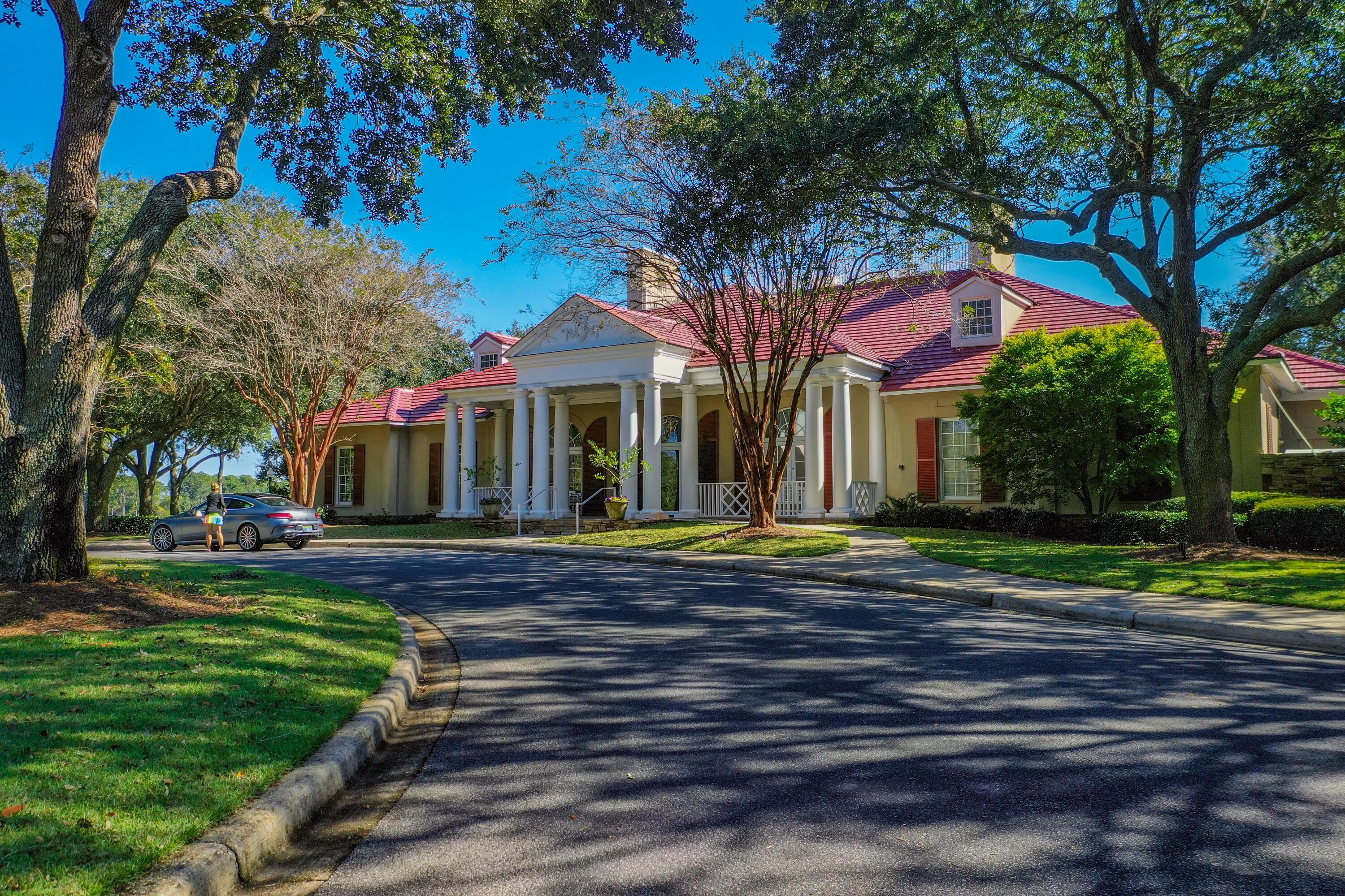 ONE WATER PLACE AT KELLY PLANTATION - Residential