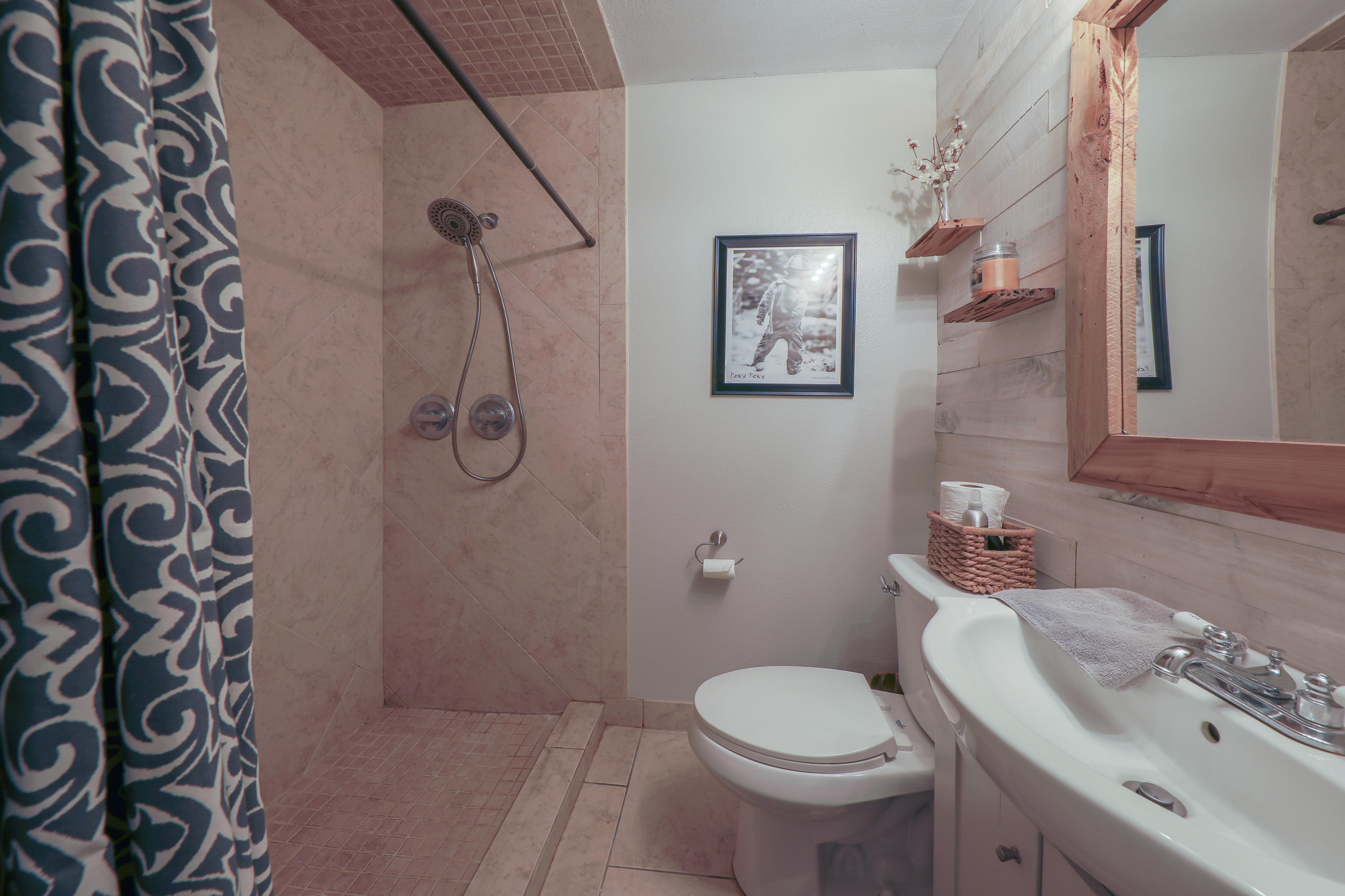 VESTA HEIGHTS 1ST ADDN - Residential