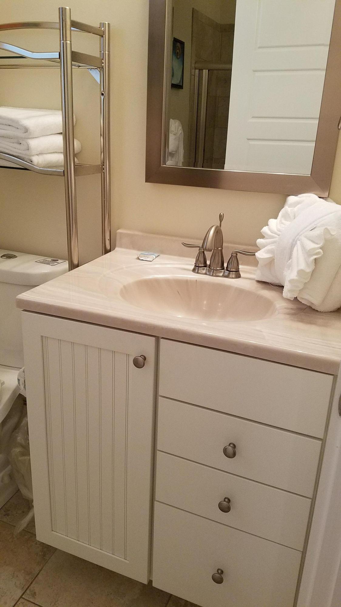 COTTAGES AT EASTERN LAKE - Residential