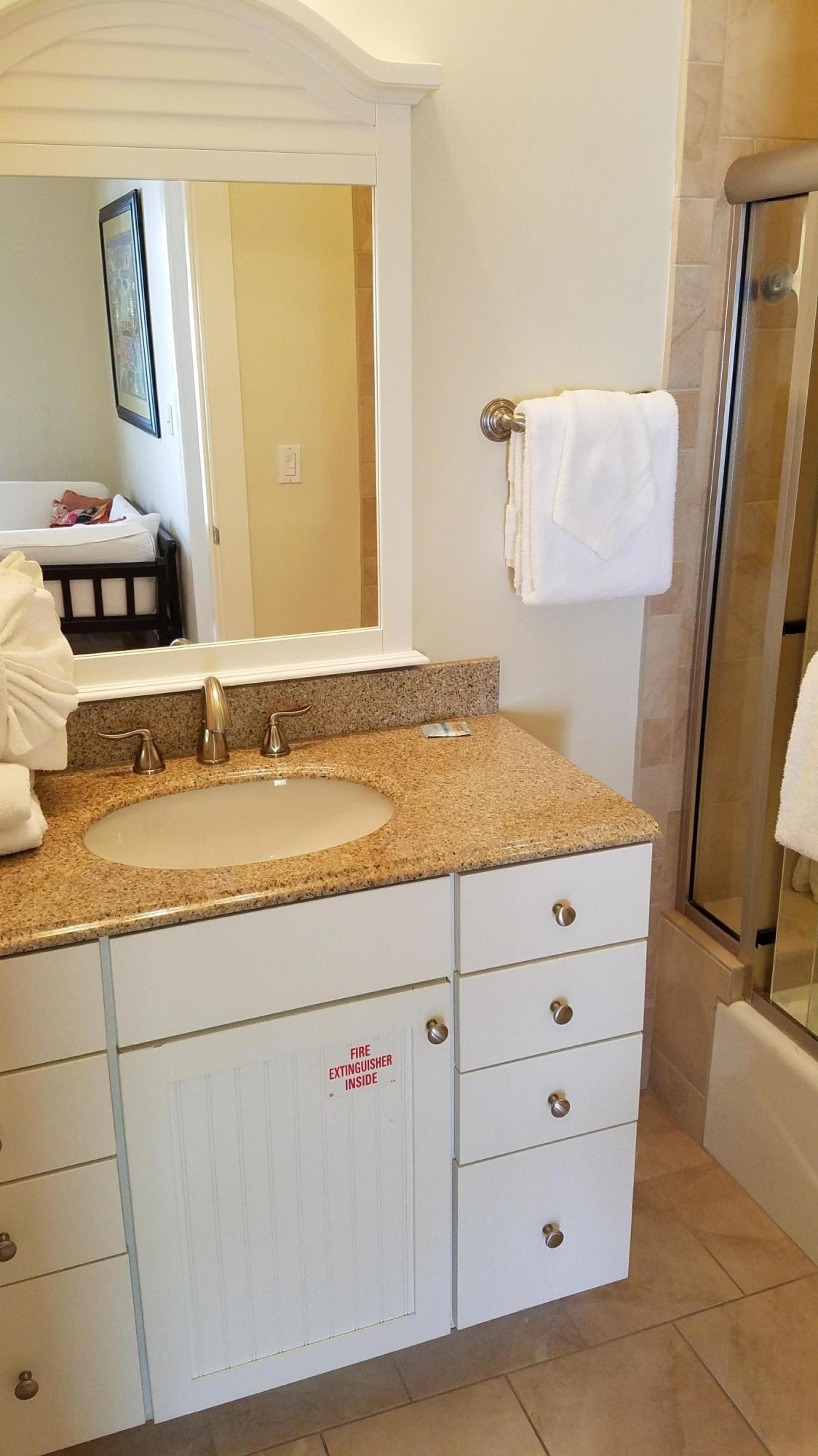 COTTAGES AT EASTERN LAKE - Residential