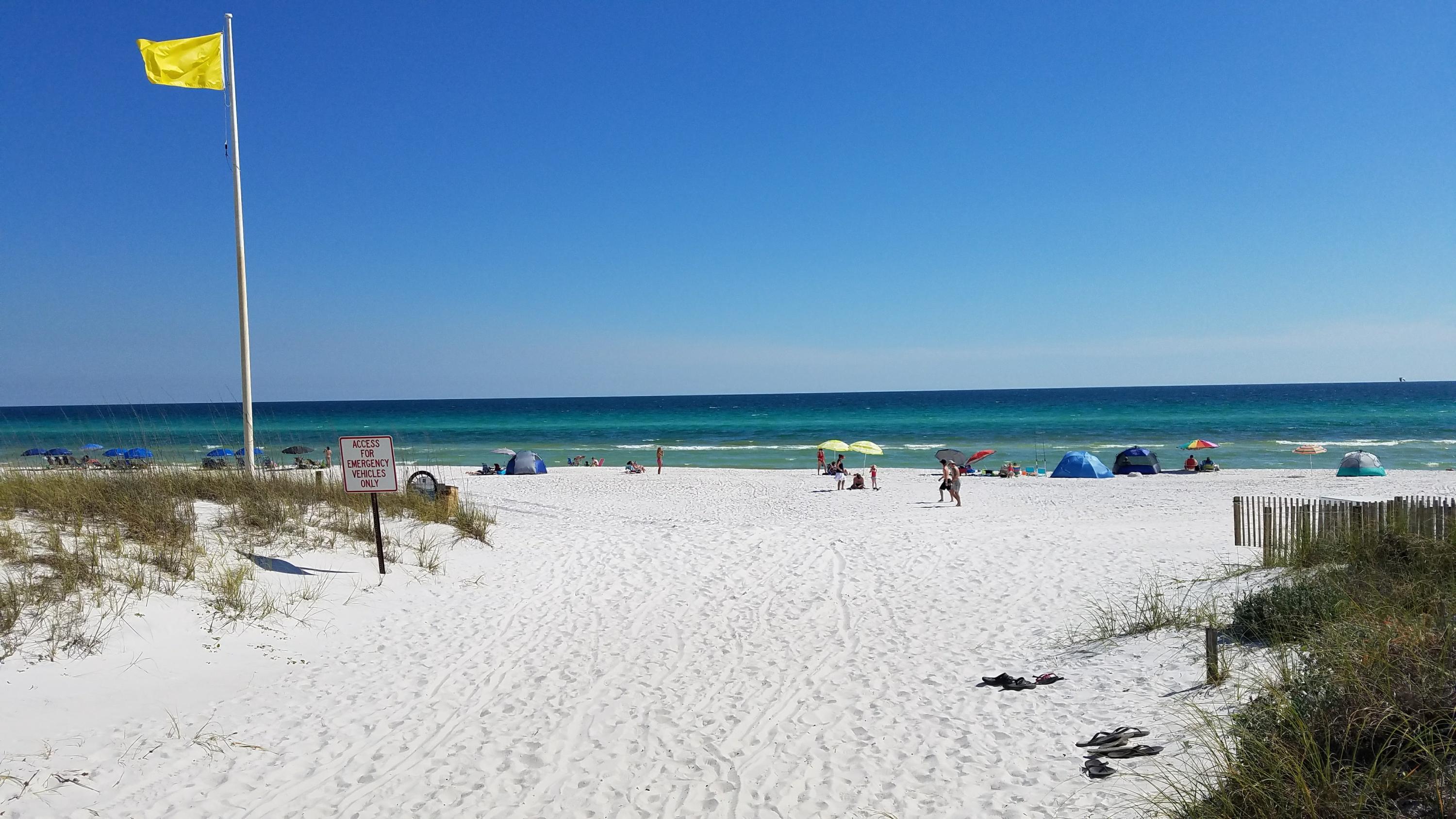 COTTAGES AT EASTERN LAKE - Residential