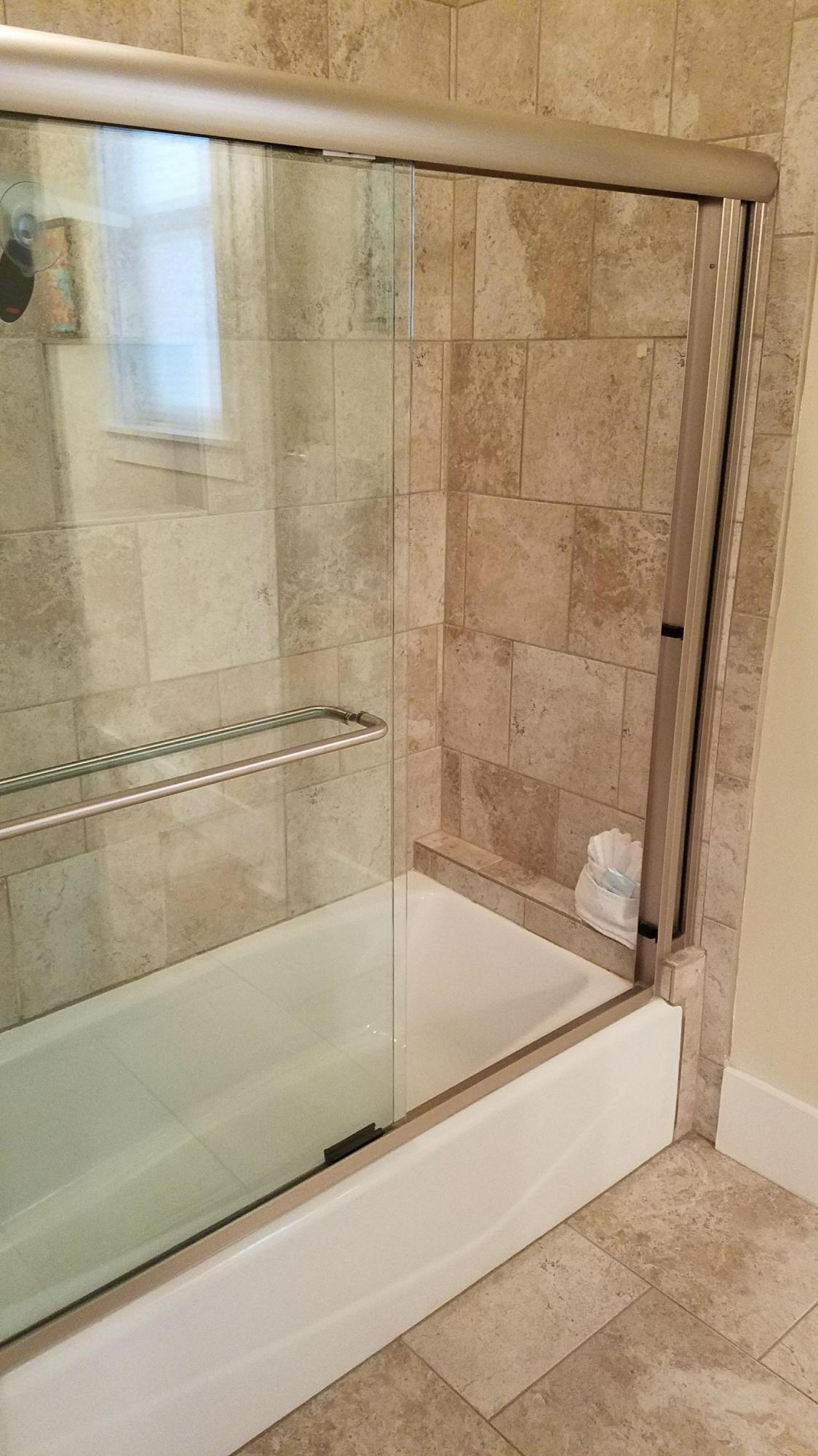 COTTAGES AT EASTERN LAKE - Residential