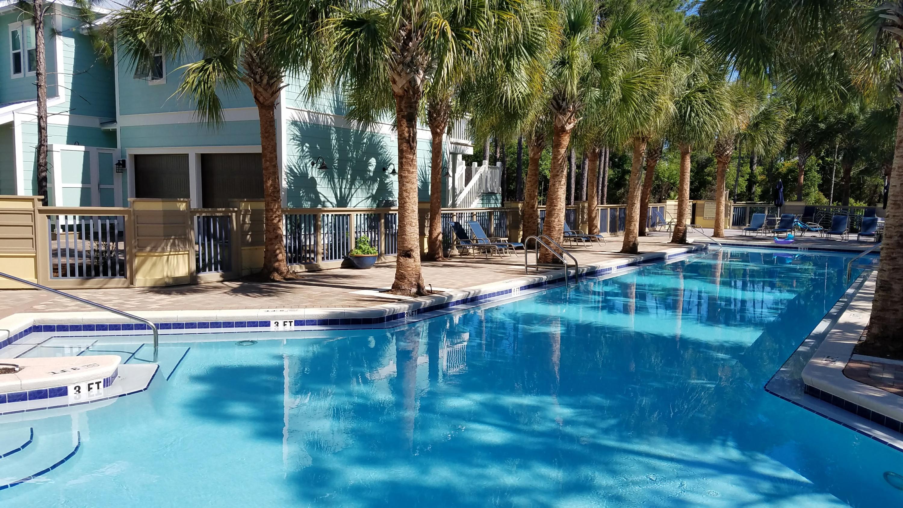 COTTAGES AT EASTERN LAKE - Residential