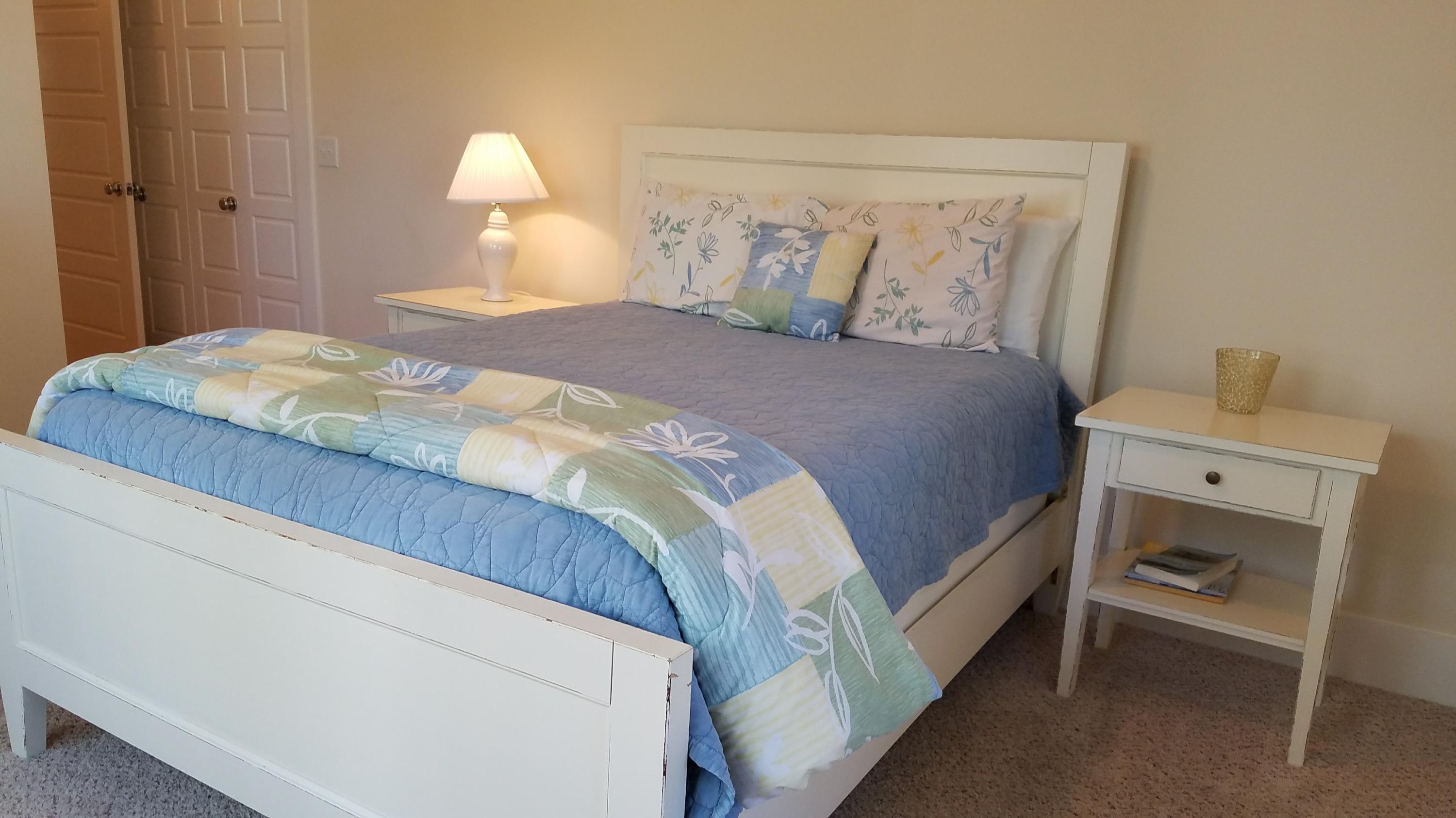 COTTAGES AT EASTERN LAKE - Residential