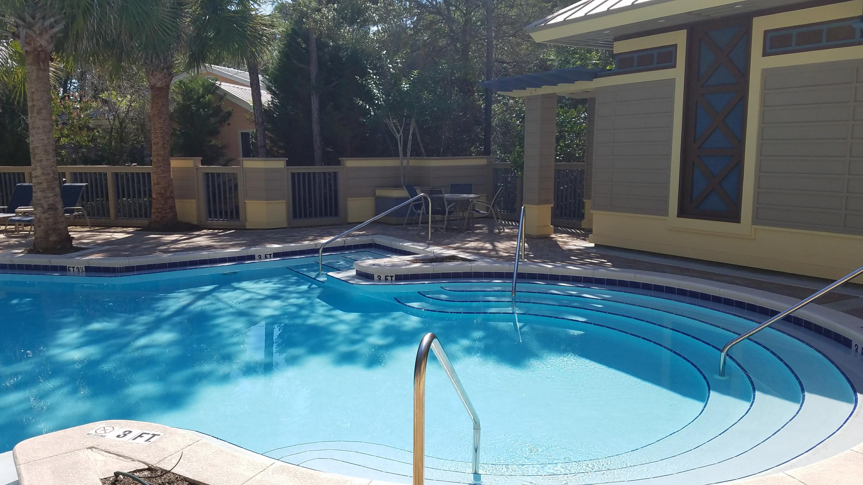 COTTAGES AT EASTERN LAKE - Residential