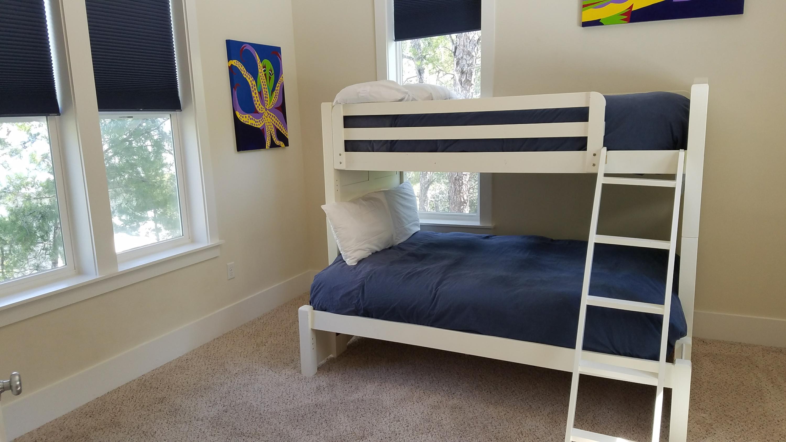 COTTAGES AT EASTERN LAKE - Residential