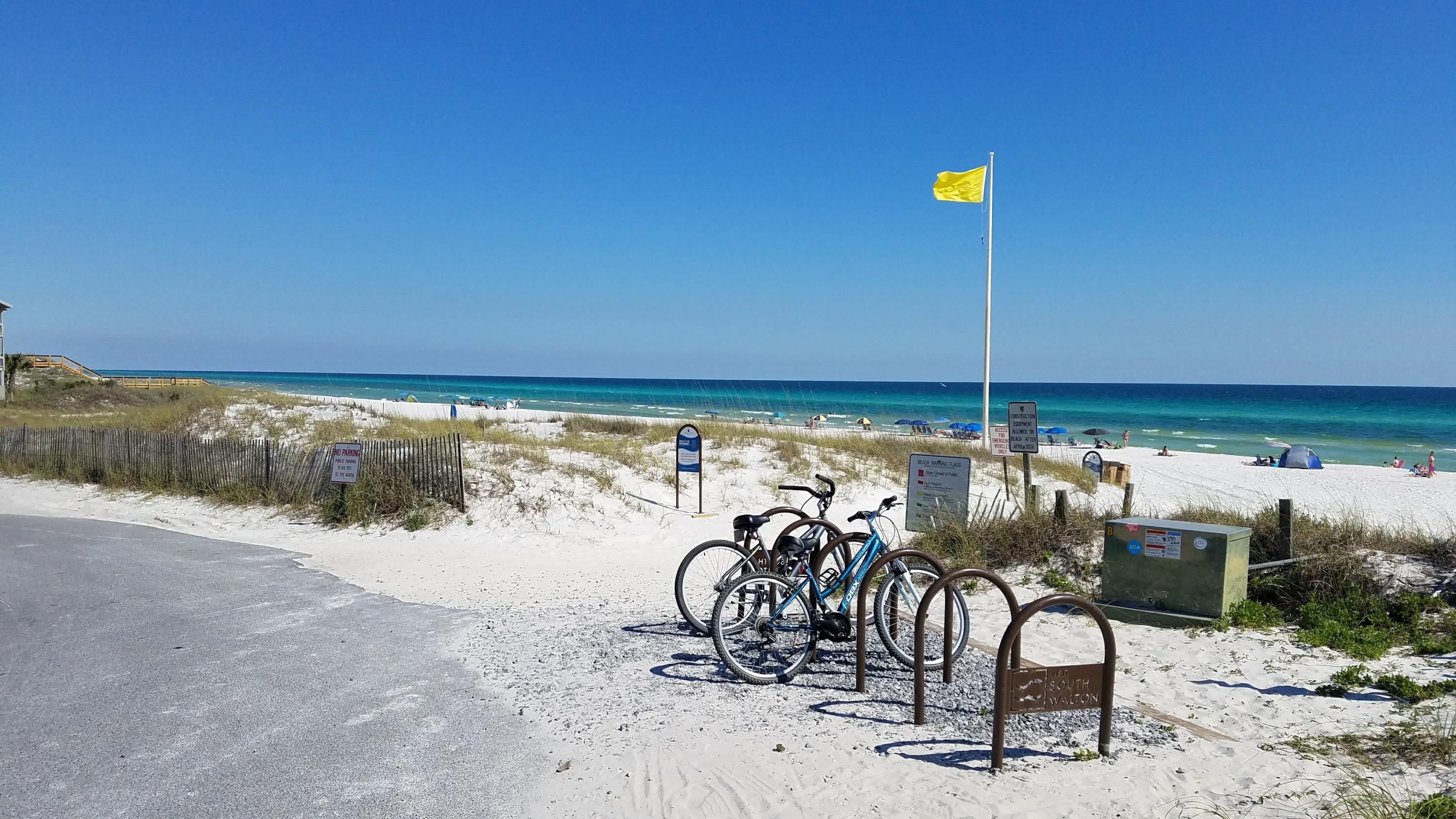 COTTAGES AT EASTERN LAKE - Residential