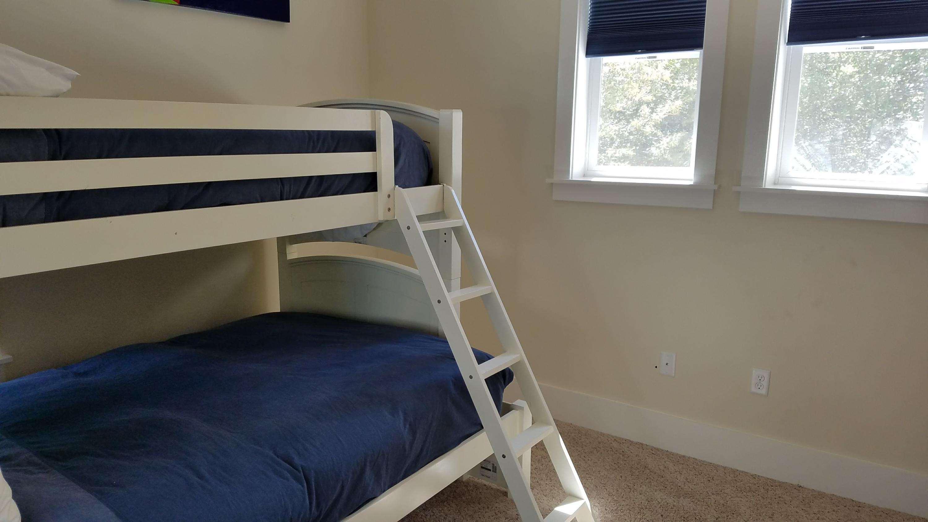 COTTAGES AT EASTERN LAKE - Residential