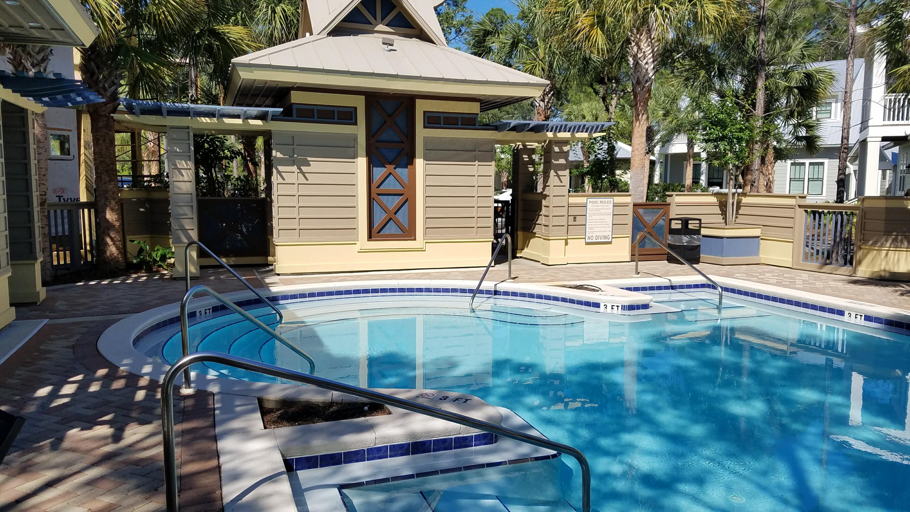 COTTAGES AT EASTERN LAKE - Residential