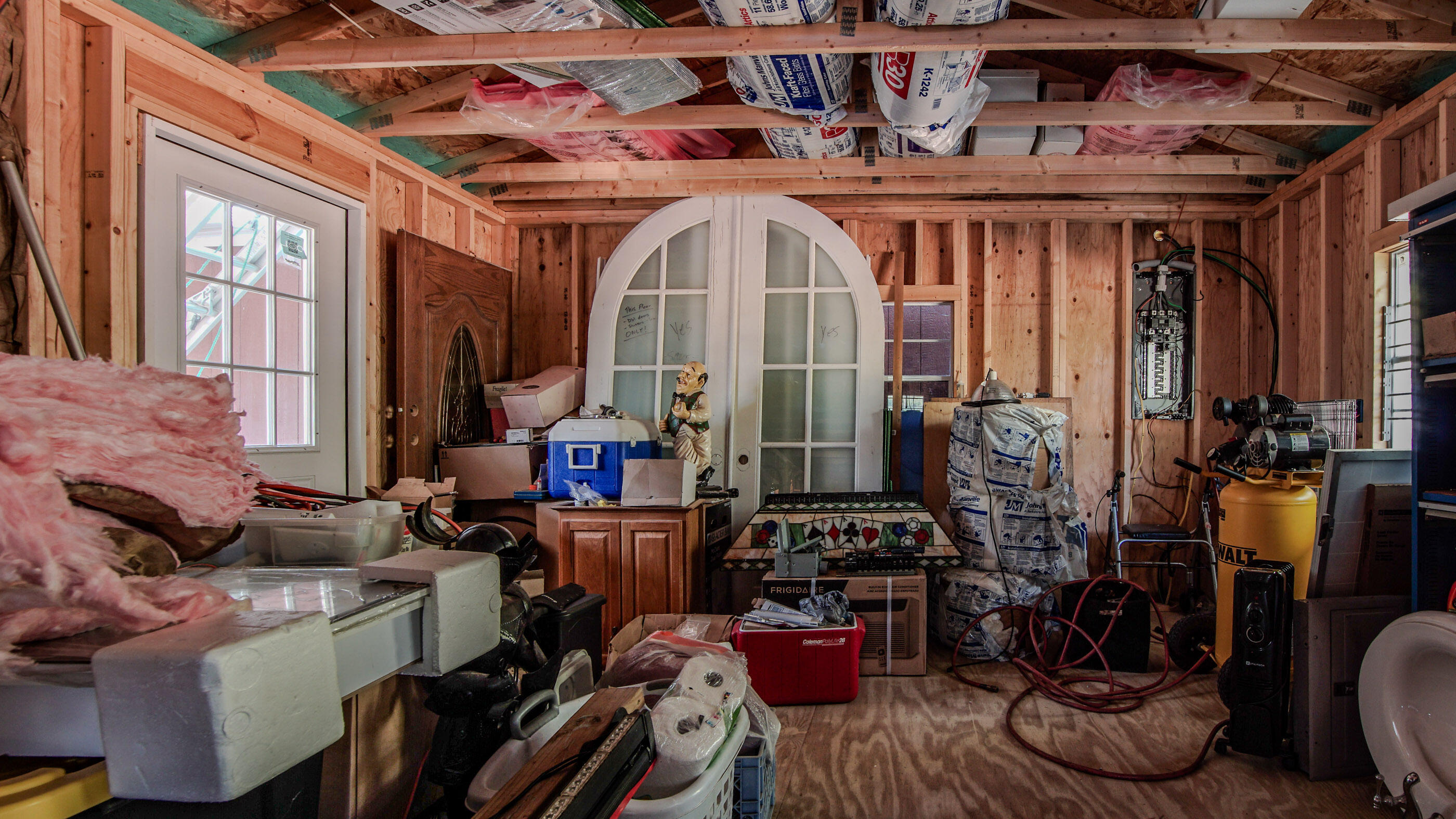 METES & BOUNDS - Land