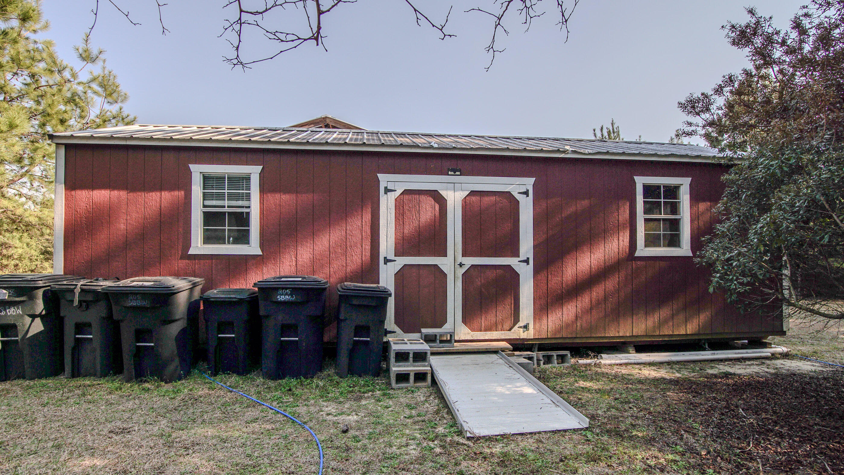 METES & BOUNDS - Land