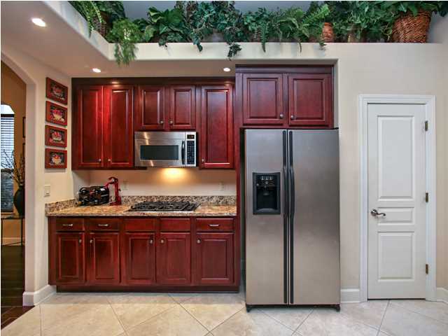CHARDONNAY ESTATES - Residential