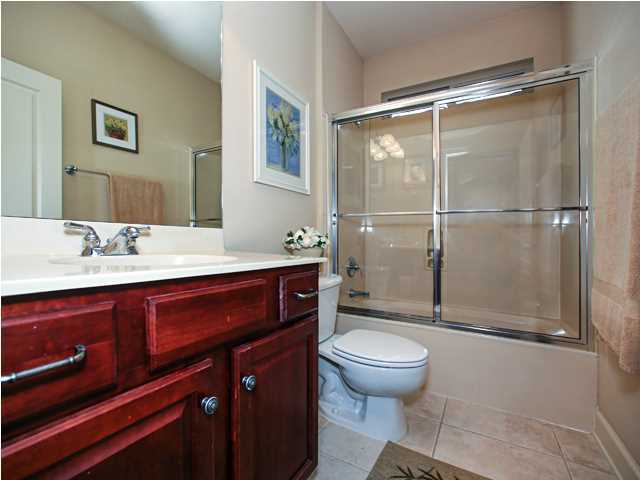 CHARDONNAY ESTATES - Residential