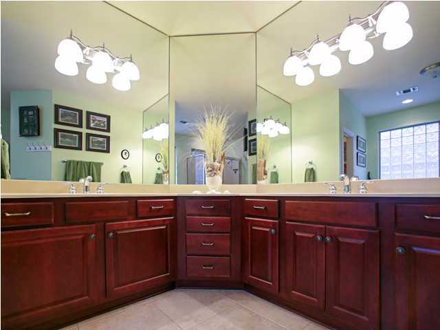 CHARDONNAY ESTATES - Residential