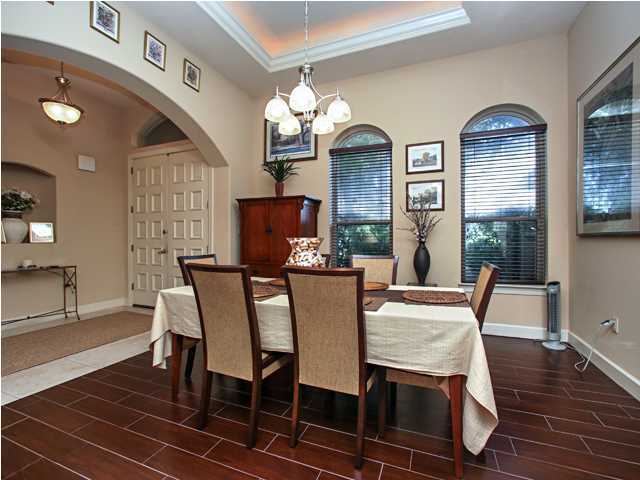 CHARDONNAY ESTATES - Residential