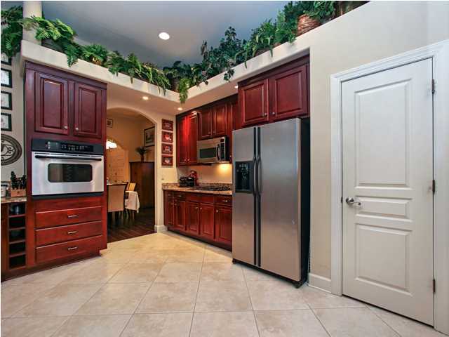 CHARDONNAY ESTATES - Residential