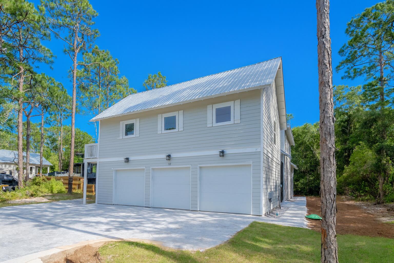MAGNOLIA BEACH - Residential