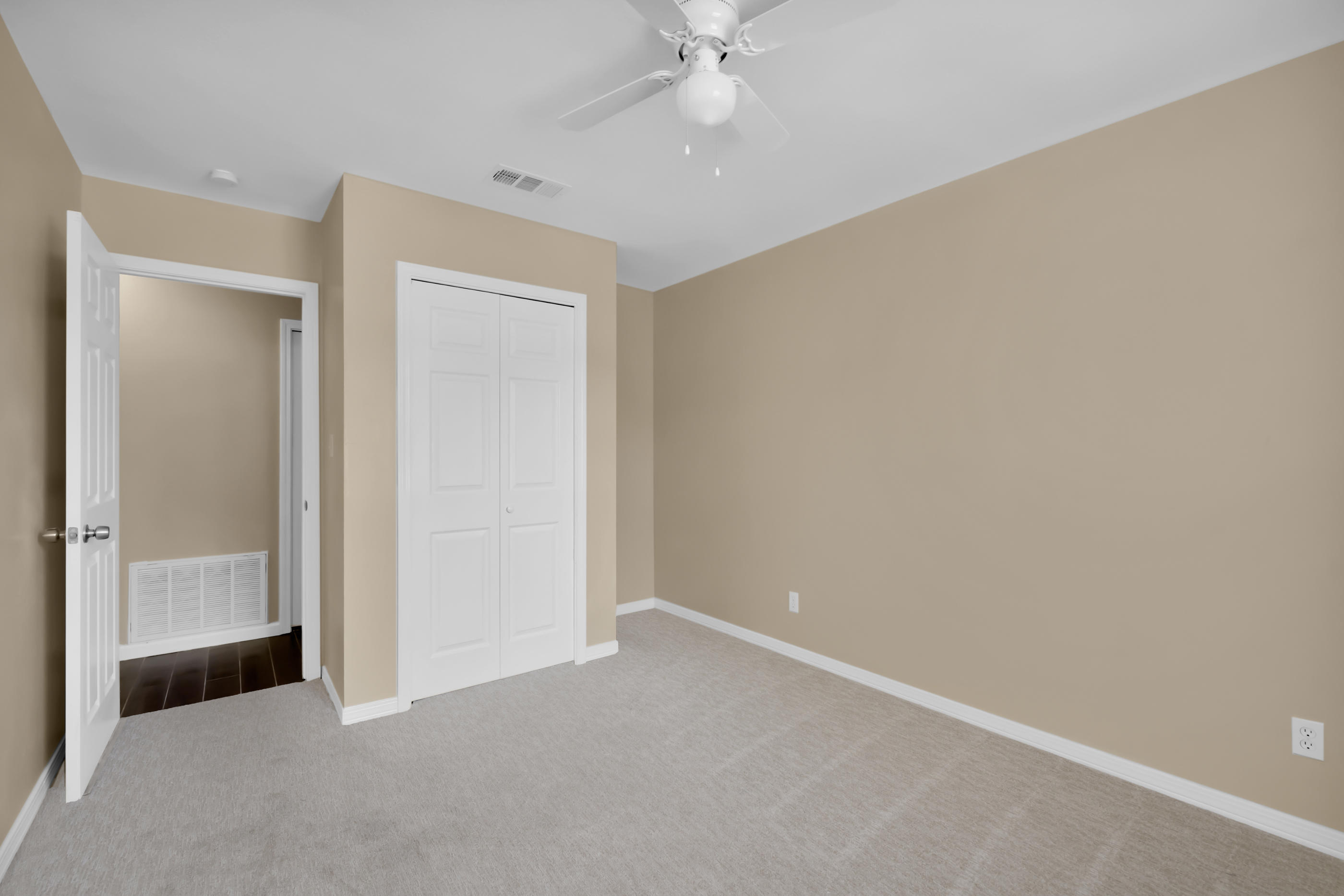 BRIDLE TRAIL ESTATES - Residential