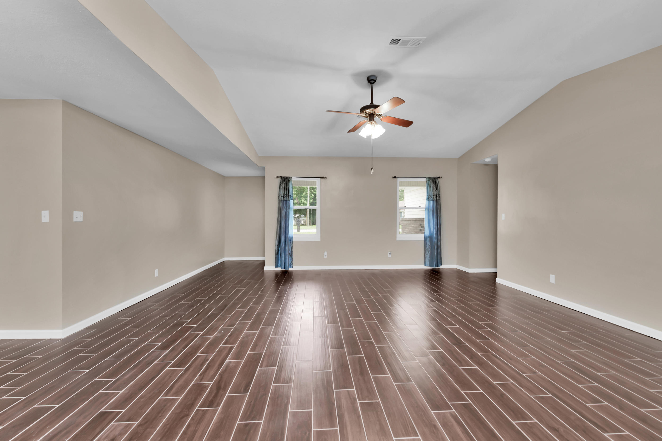 BRIDLE TRAIL ESTATES - Residential