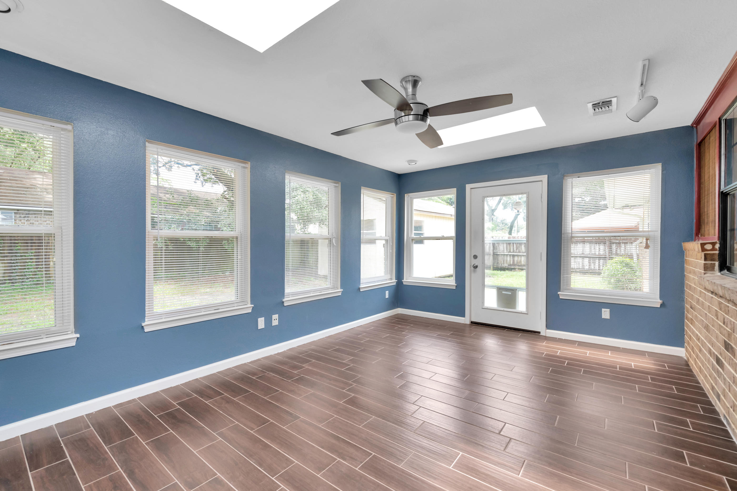 BRIDLE TRAIL ESTATES - Residential