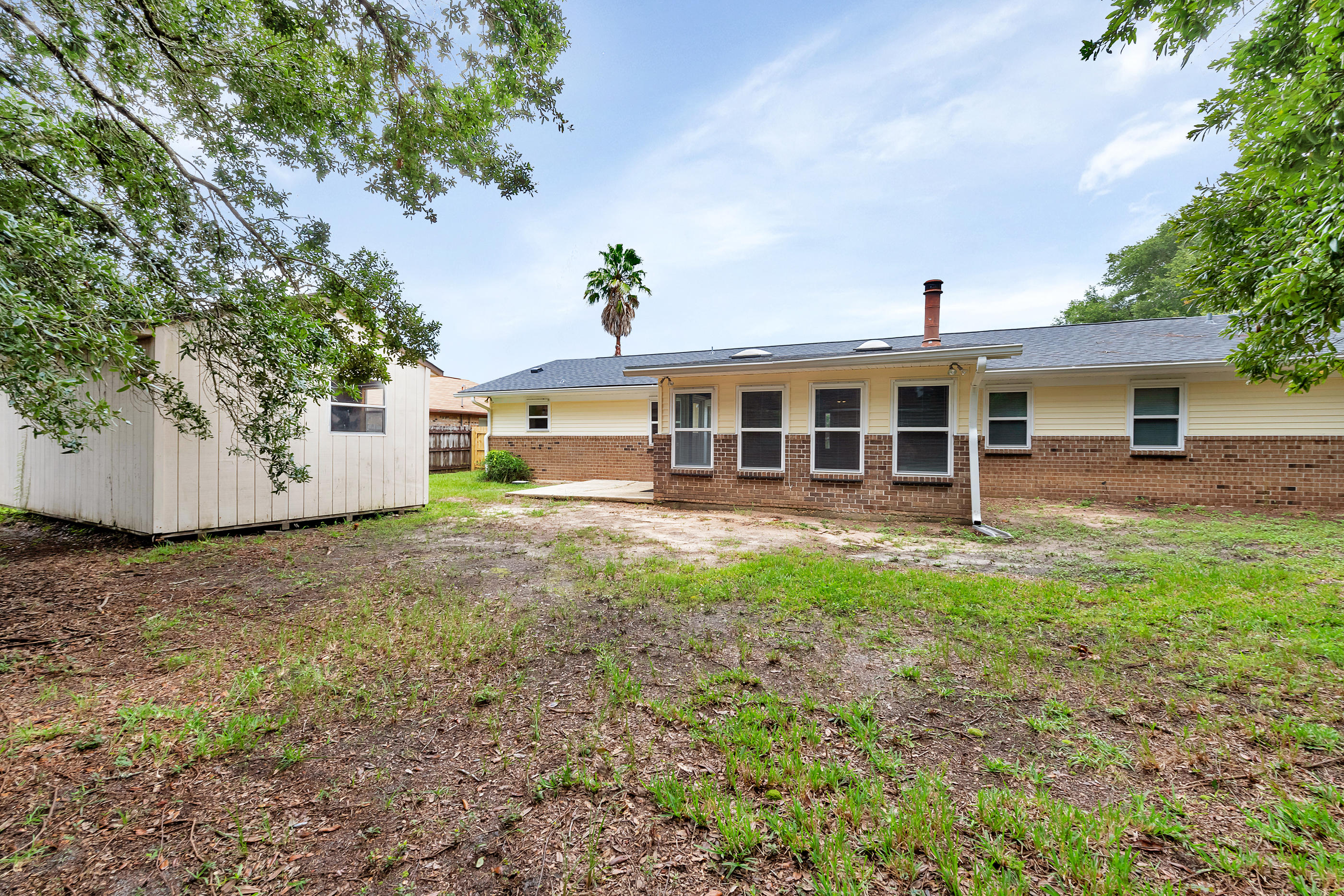 BRIDLE TRAIL ESTATES - Residential