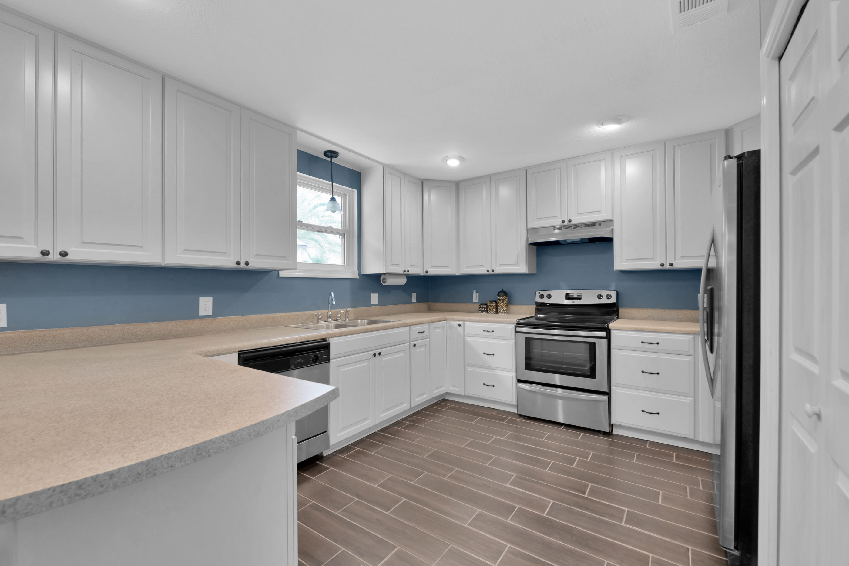 BRIDLE TRAIL ESTATES - Residential