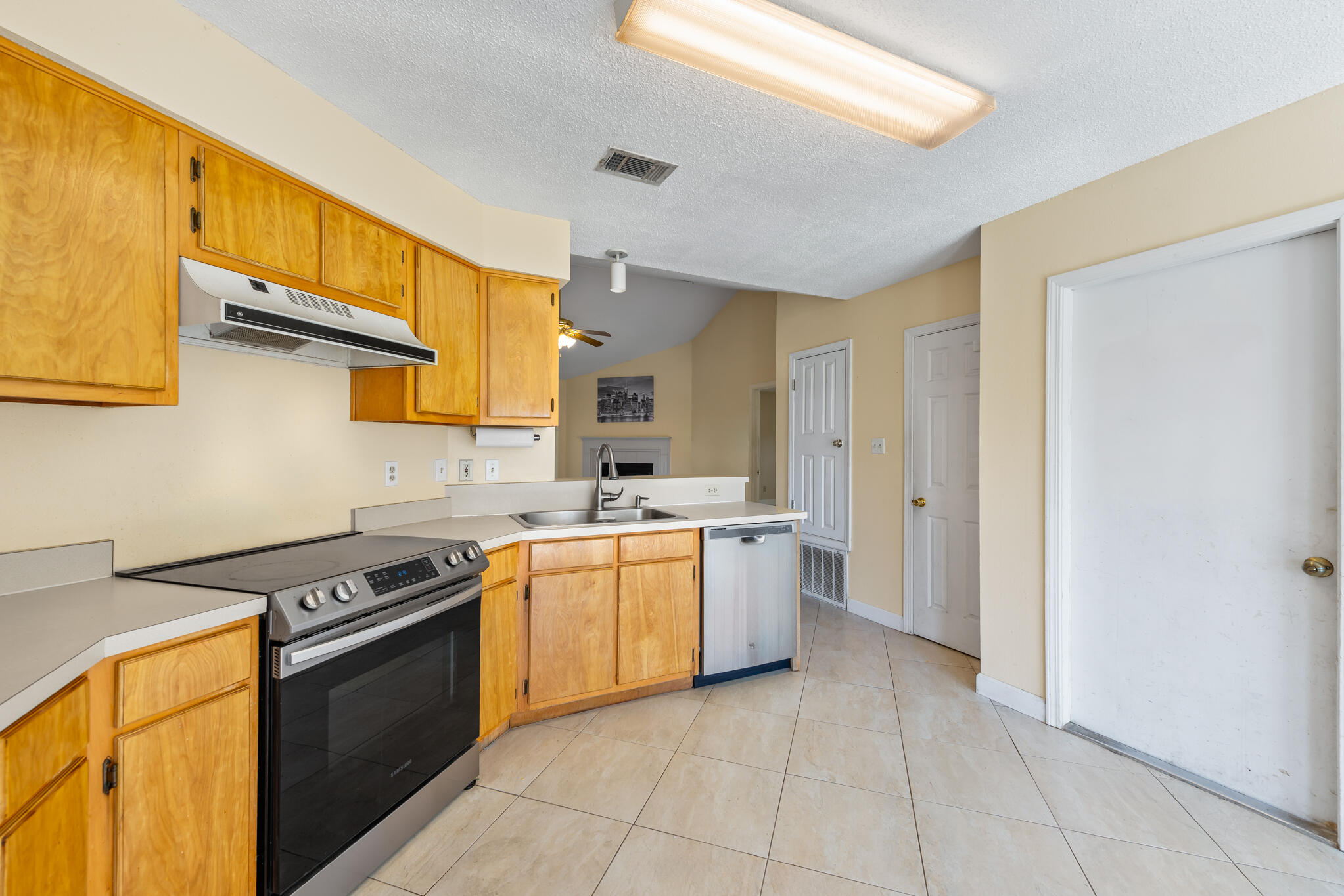 WYNNEHAVEN BEACH ESTATES - Residential