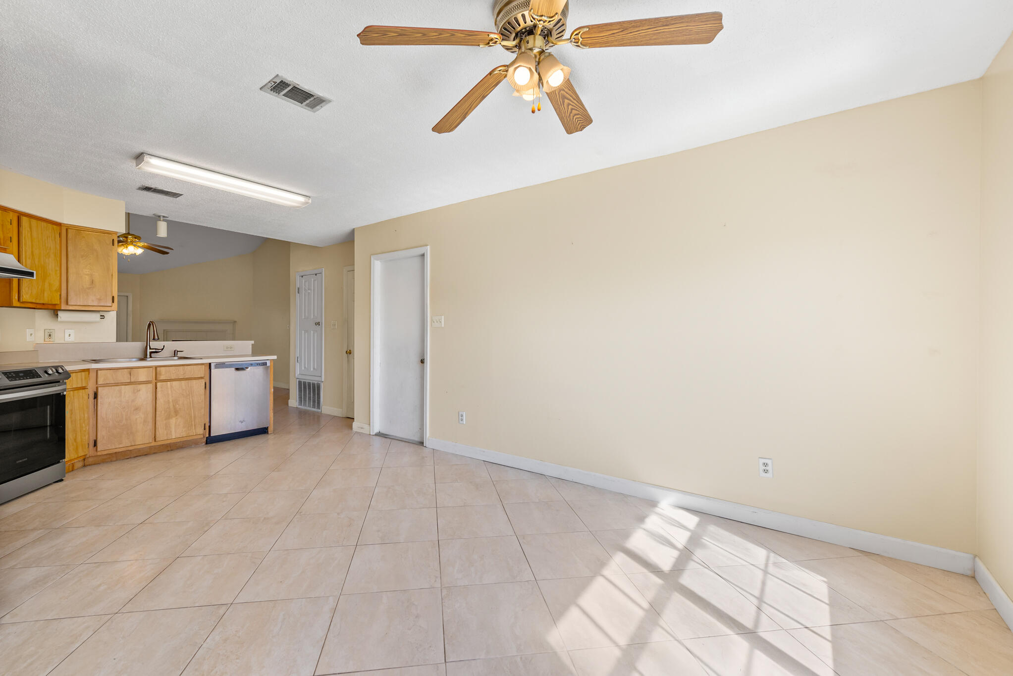 WYNNEHAVEN BEACH ESTATES - Residential