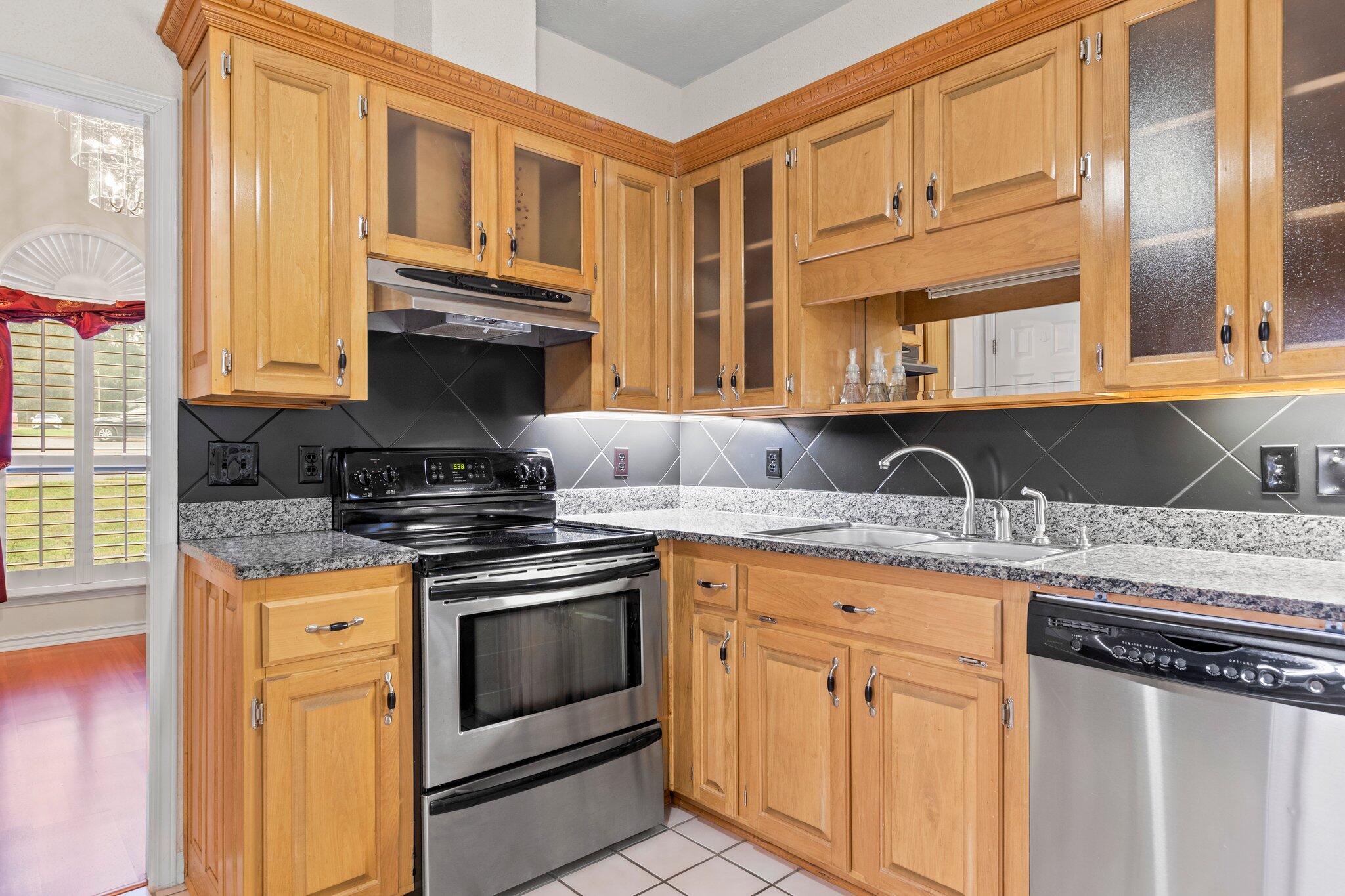 HUNTERS CREEK - Residential