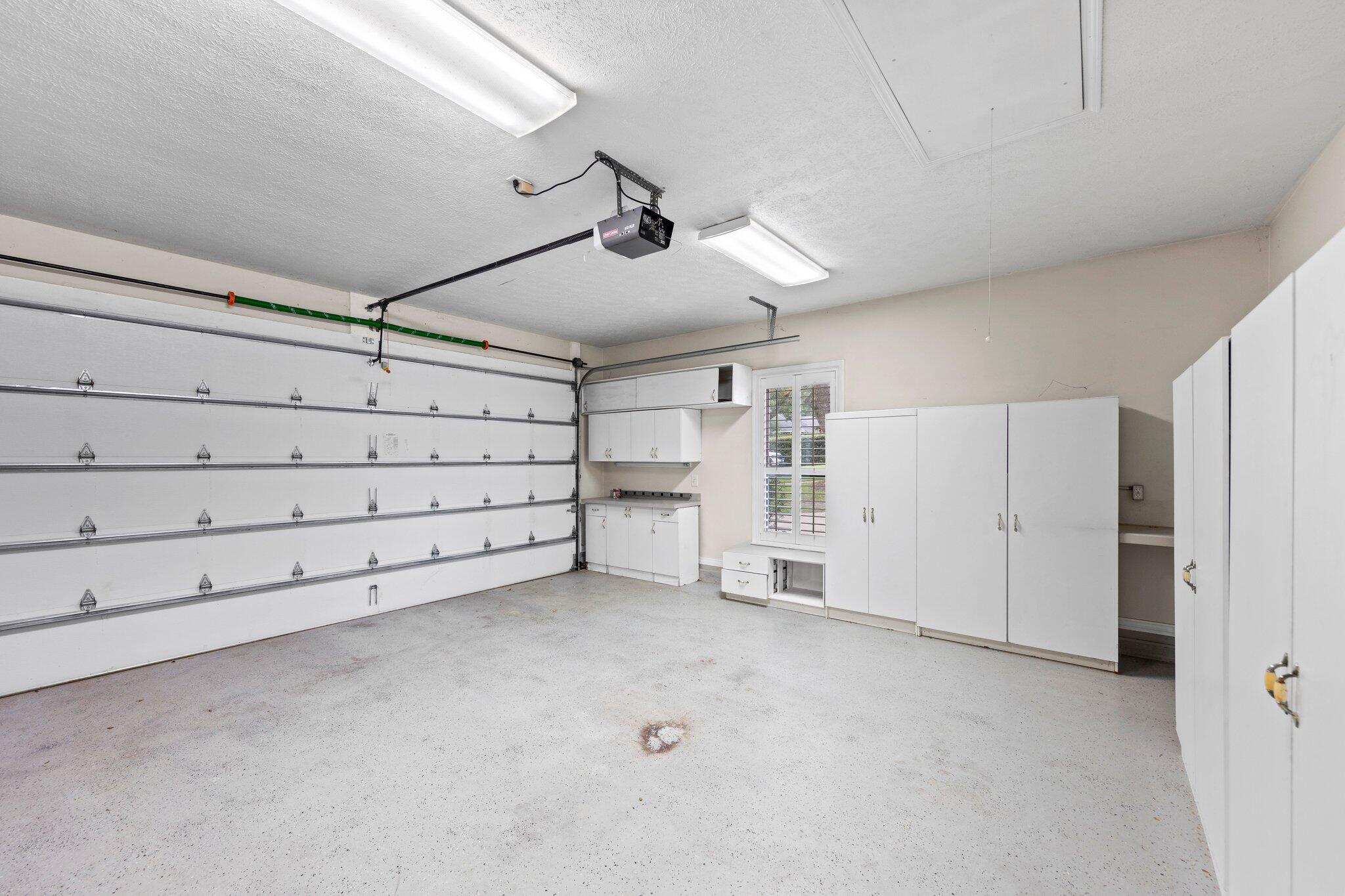 HUNTERS CREEK - Residential