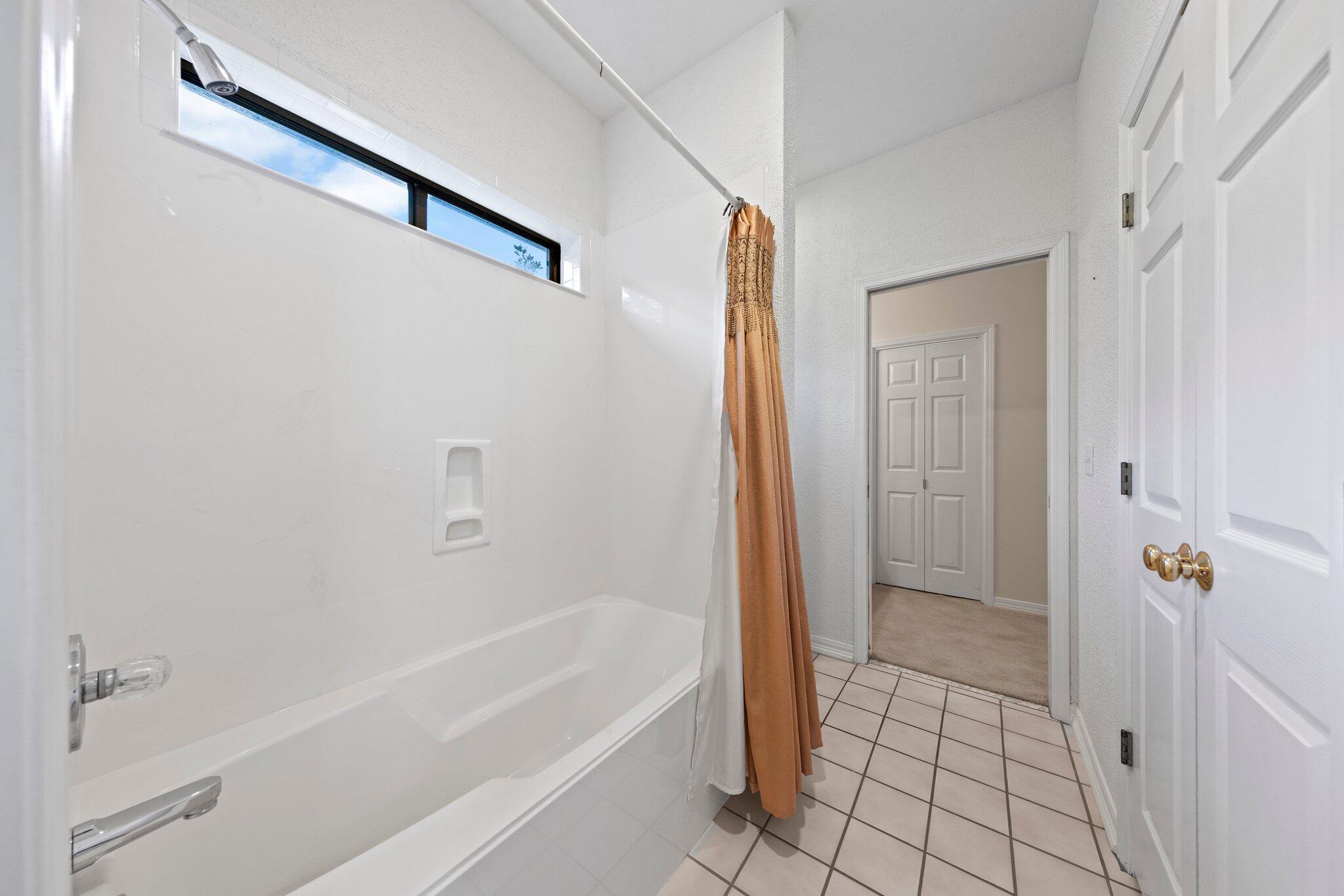 HUNTERS CREEK - Residential