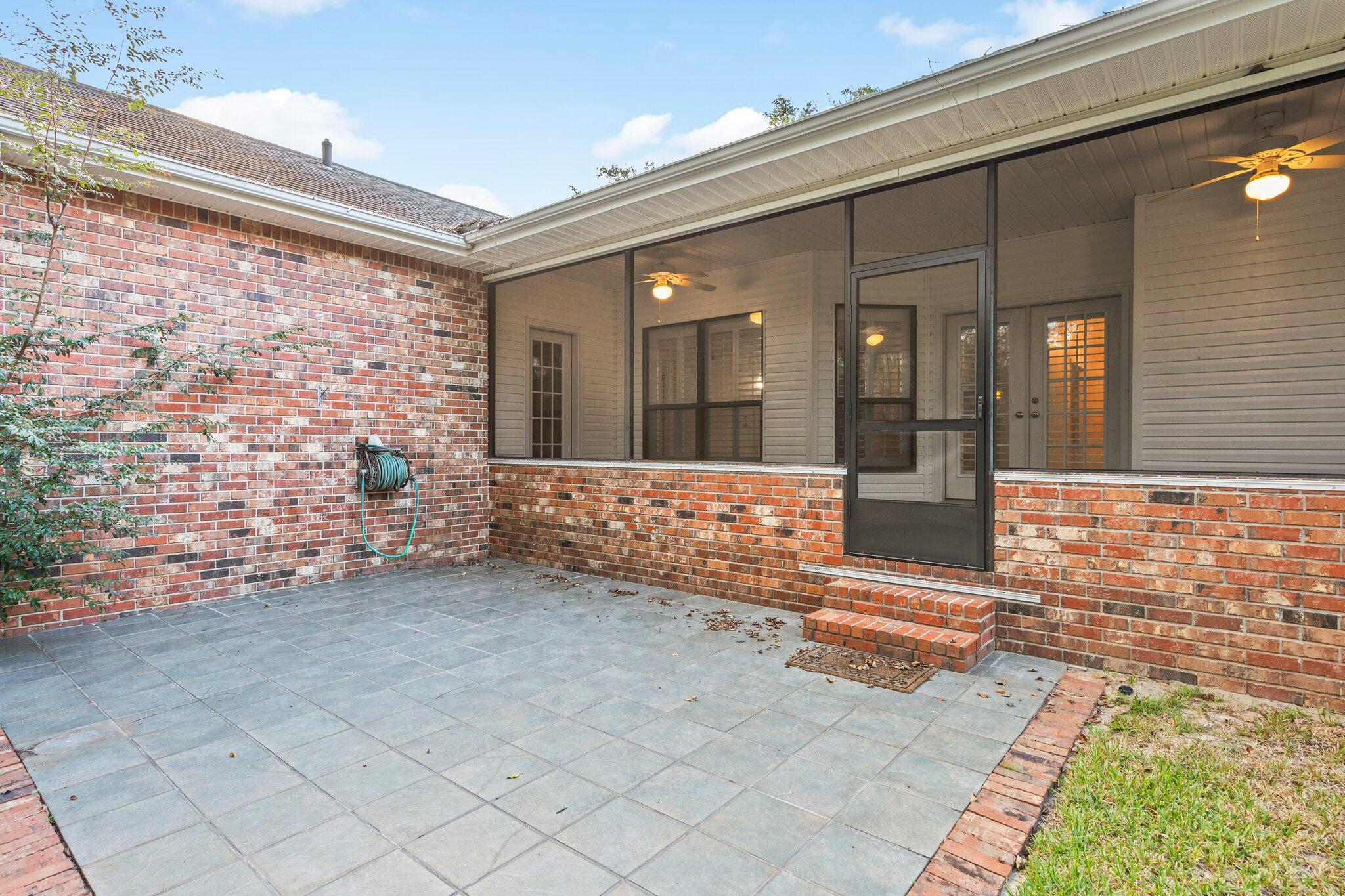 HUNTERS CREEK - Residential