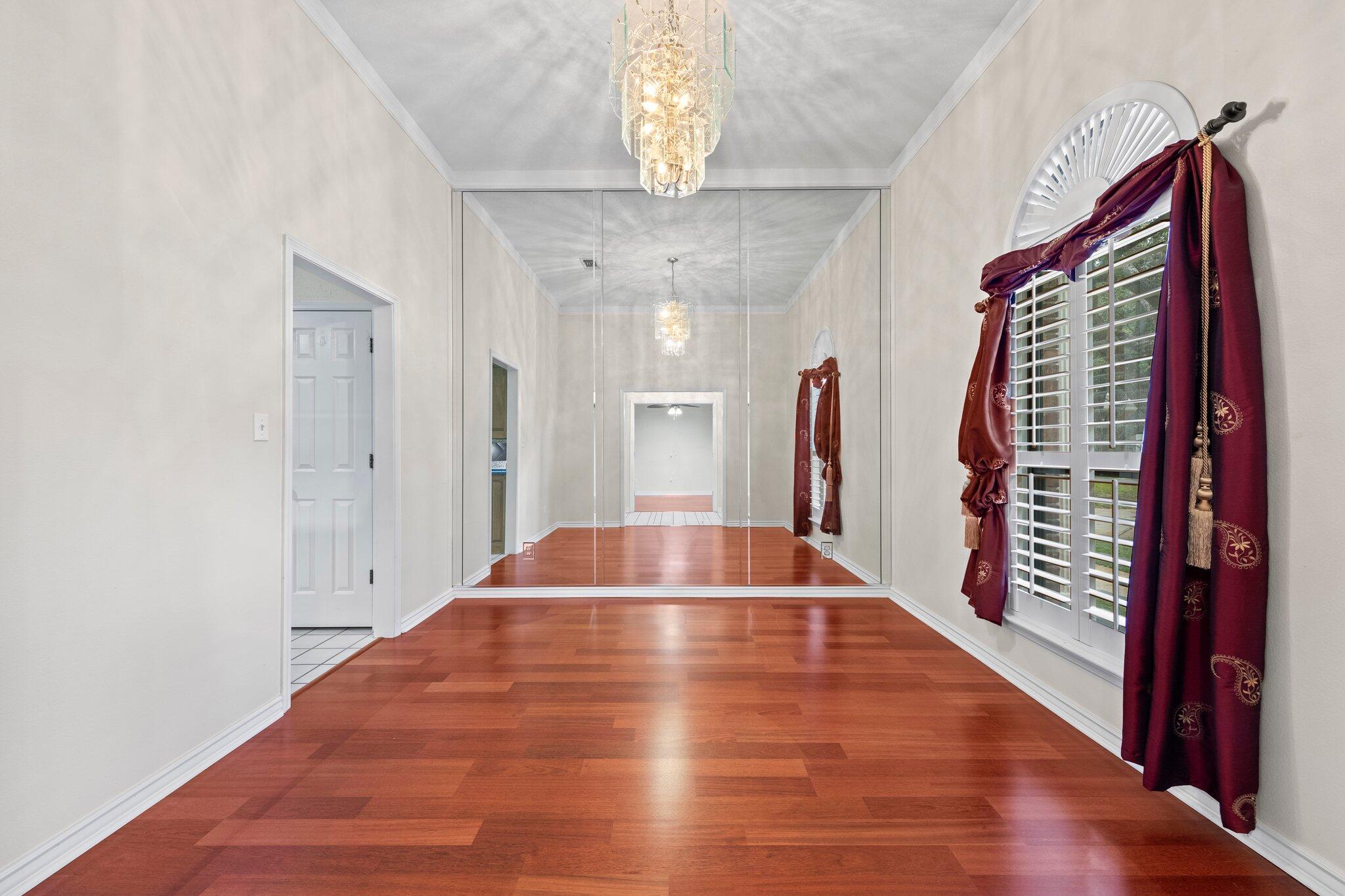 HUNTERS CREEK - Residential