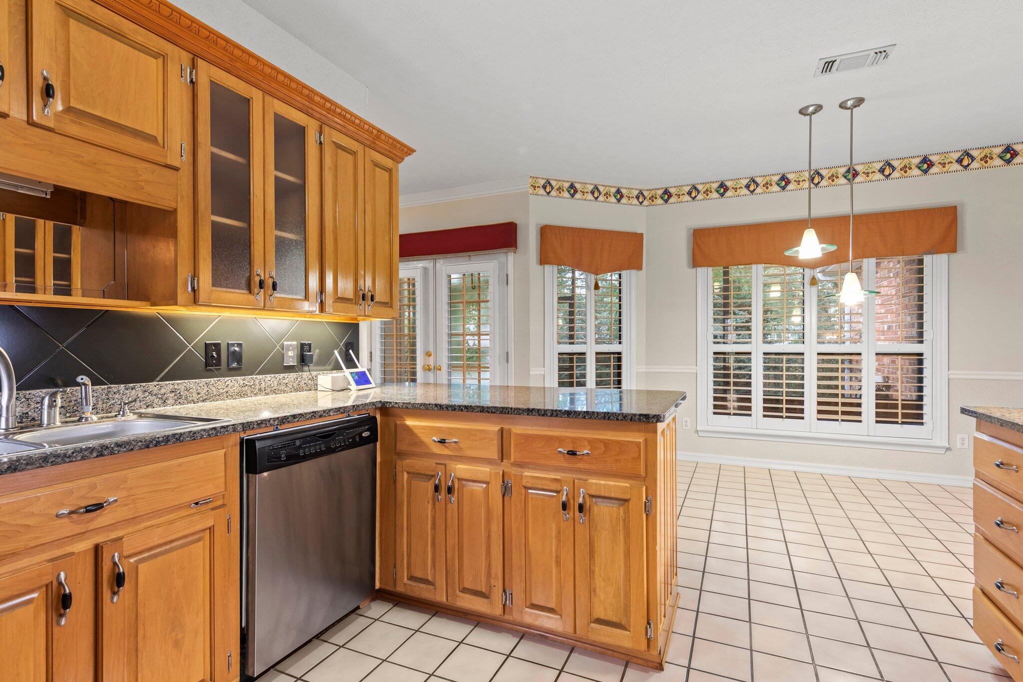 HUNTERS CREEK - Residential