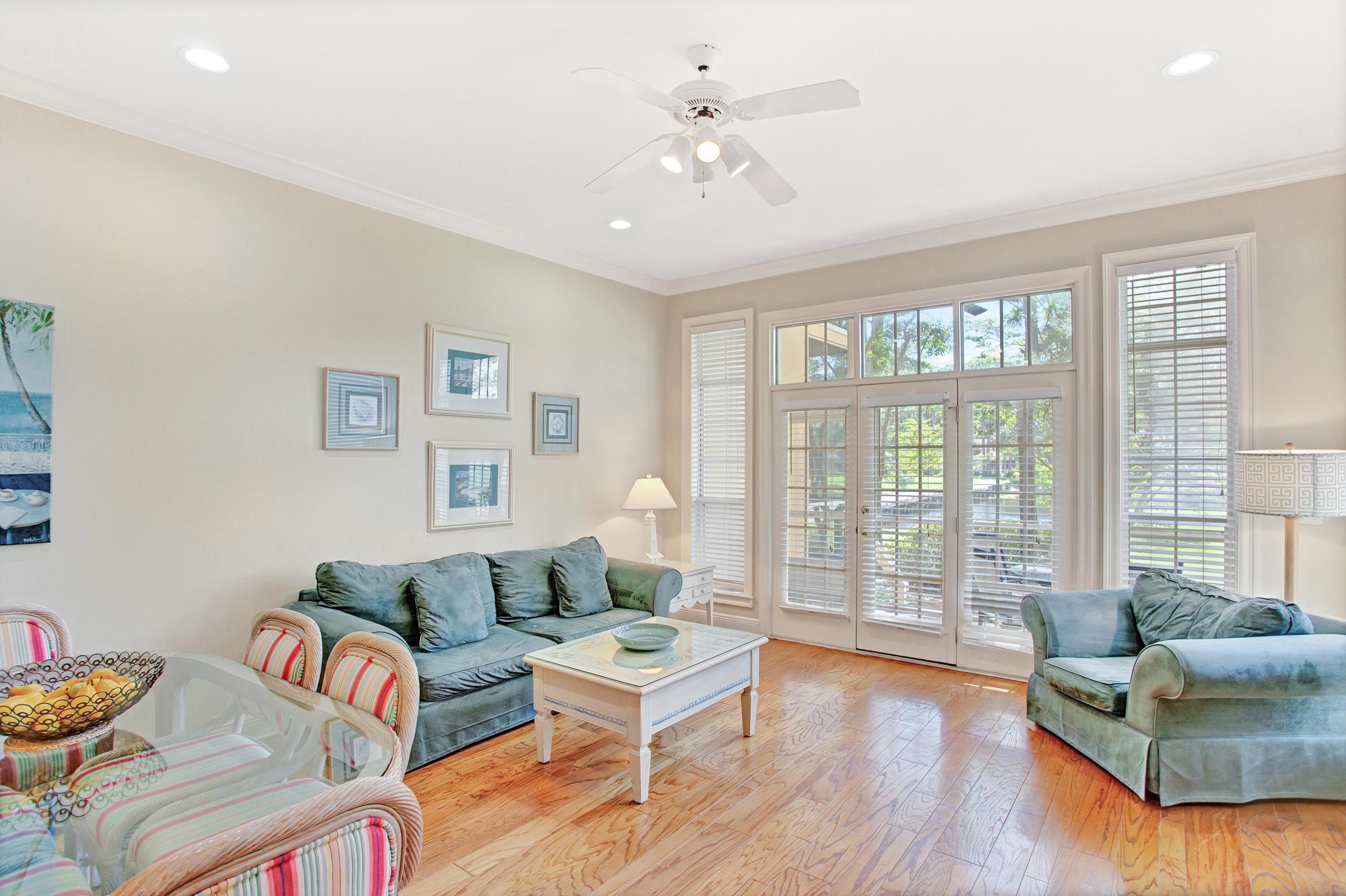 VANTAGE POINTE - Residential