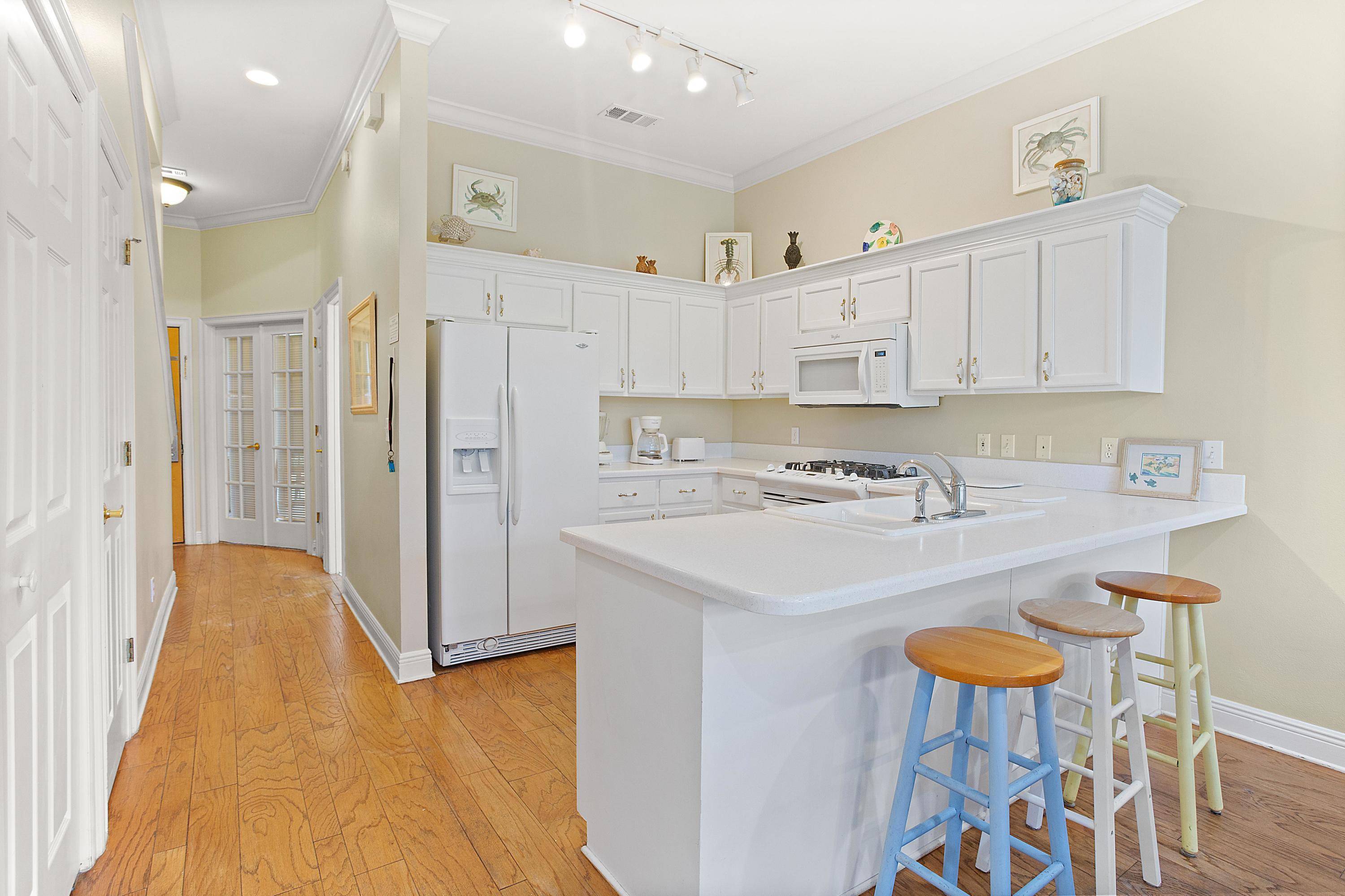 VANTAGE POINTE - Residential