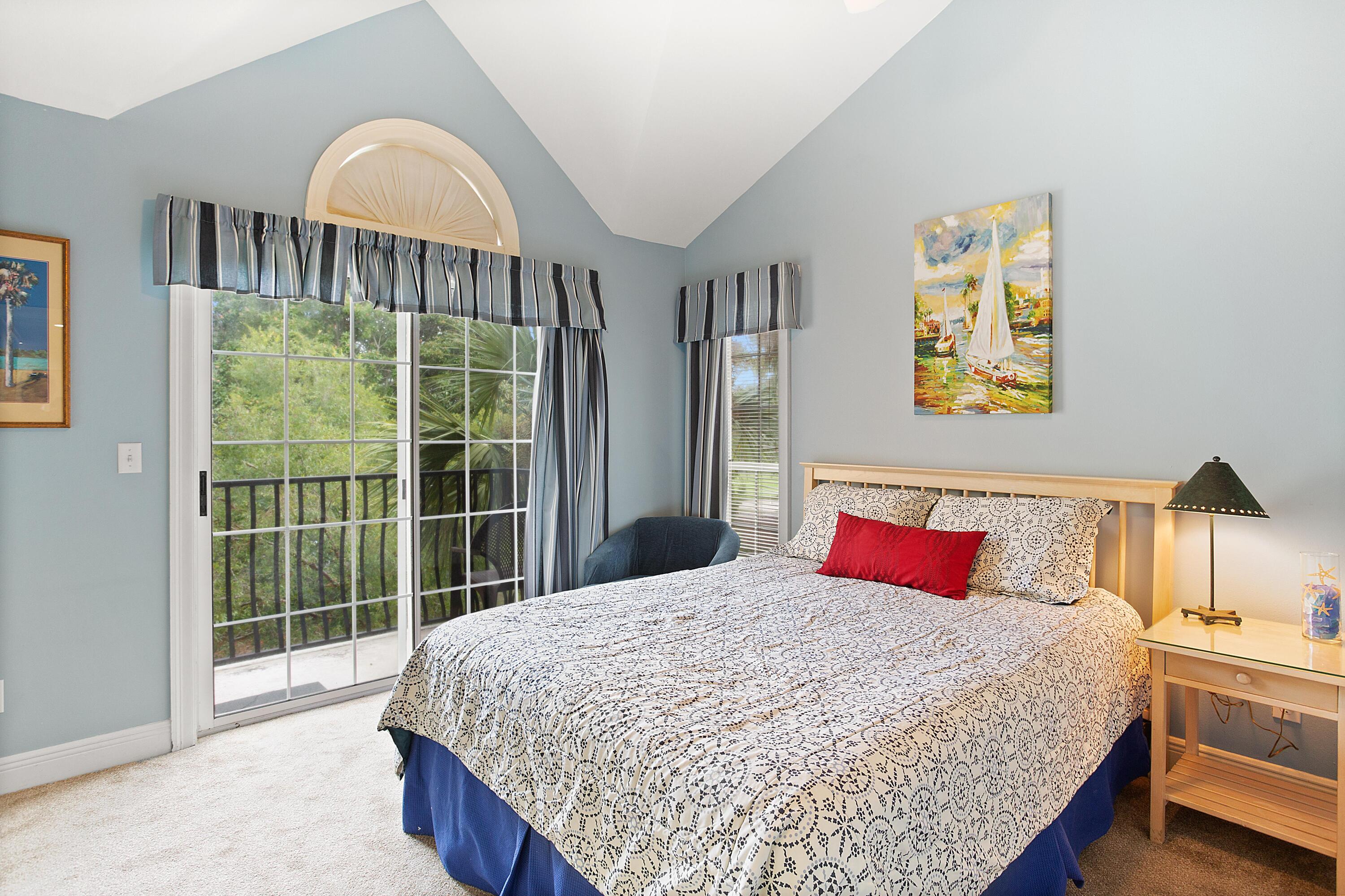 VANTAGE POINTE - Residential