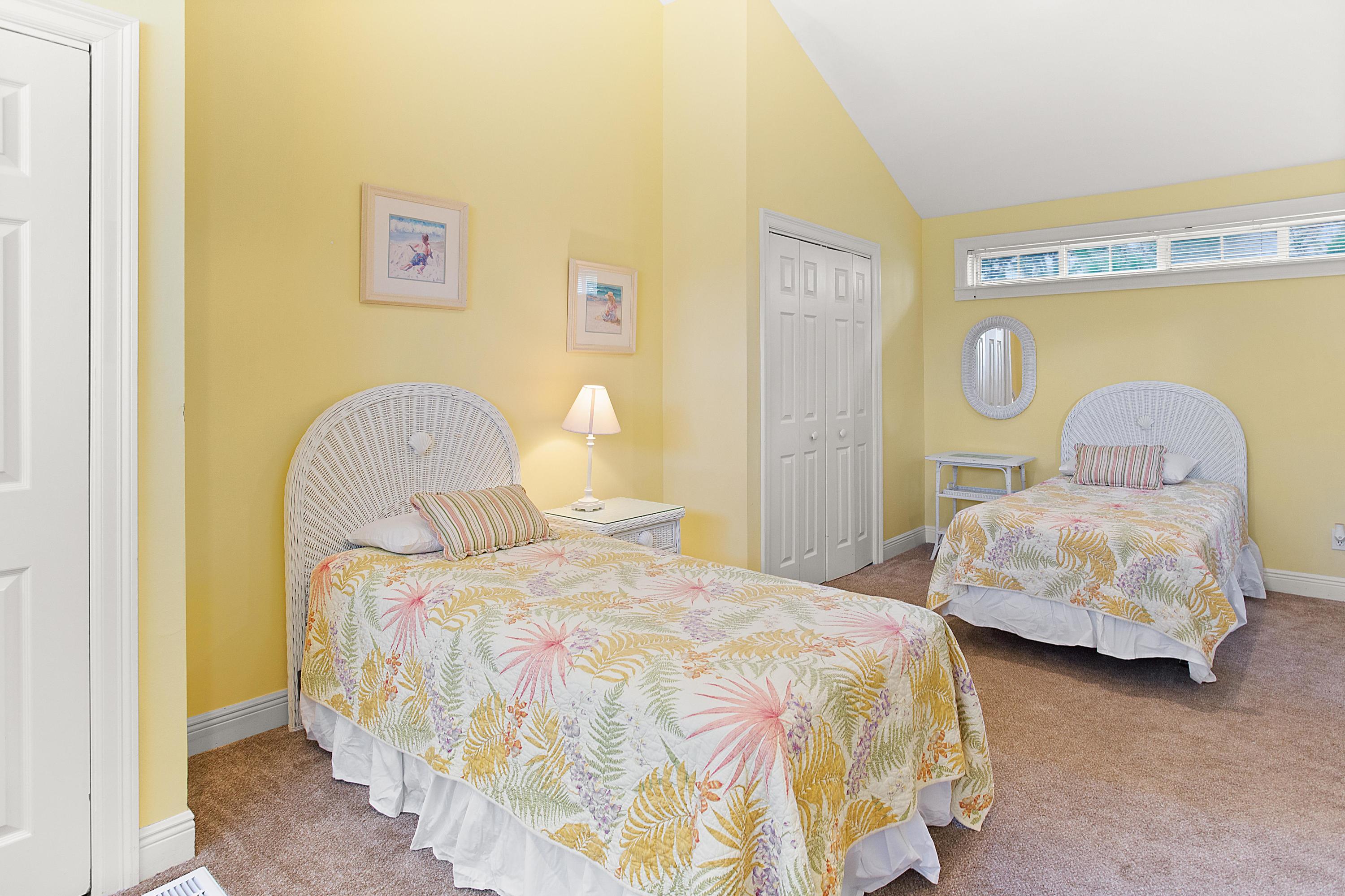 VANTAGE POINTE - Residential