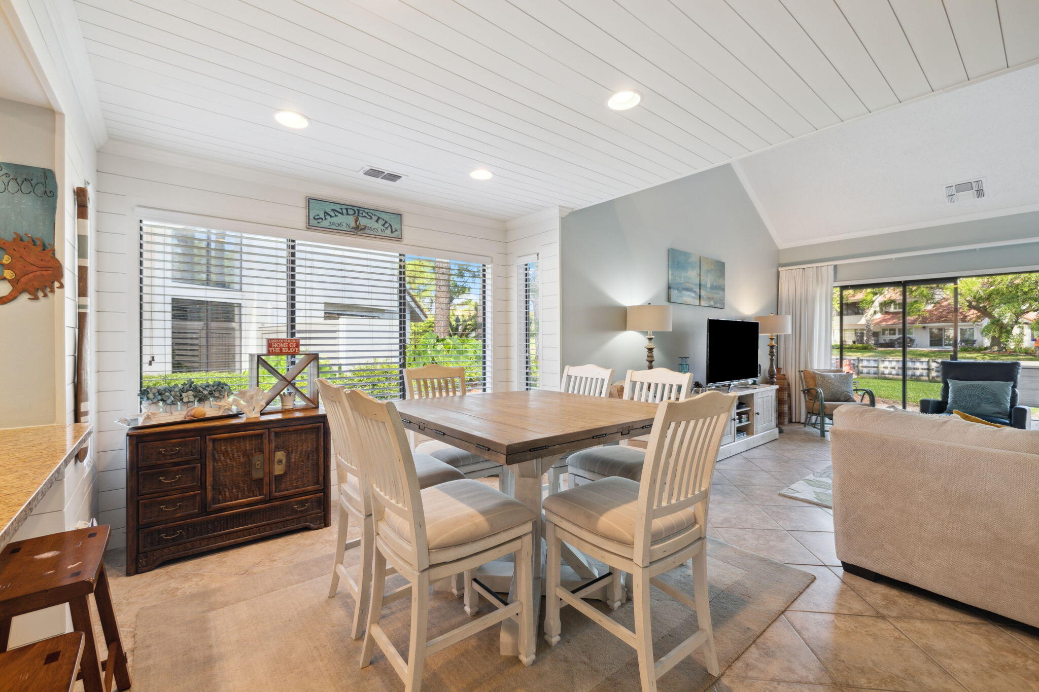 BEACHWALK VILLAS - Residential