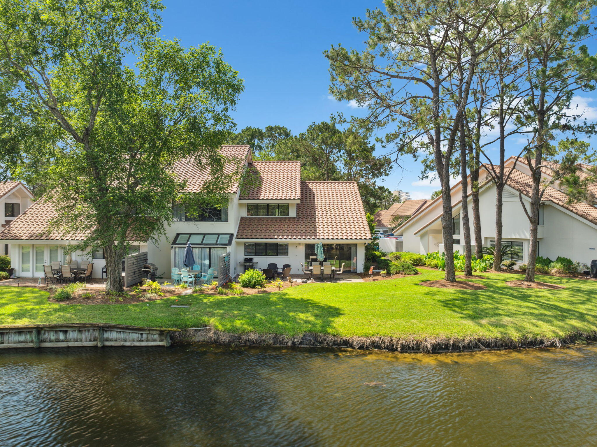 BEACHWALK VILLAS - Residential