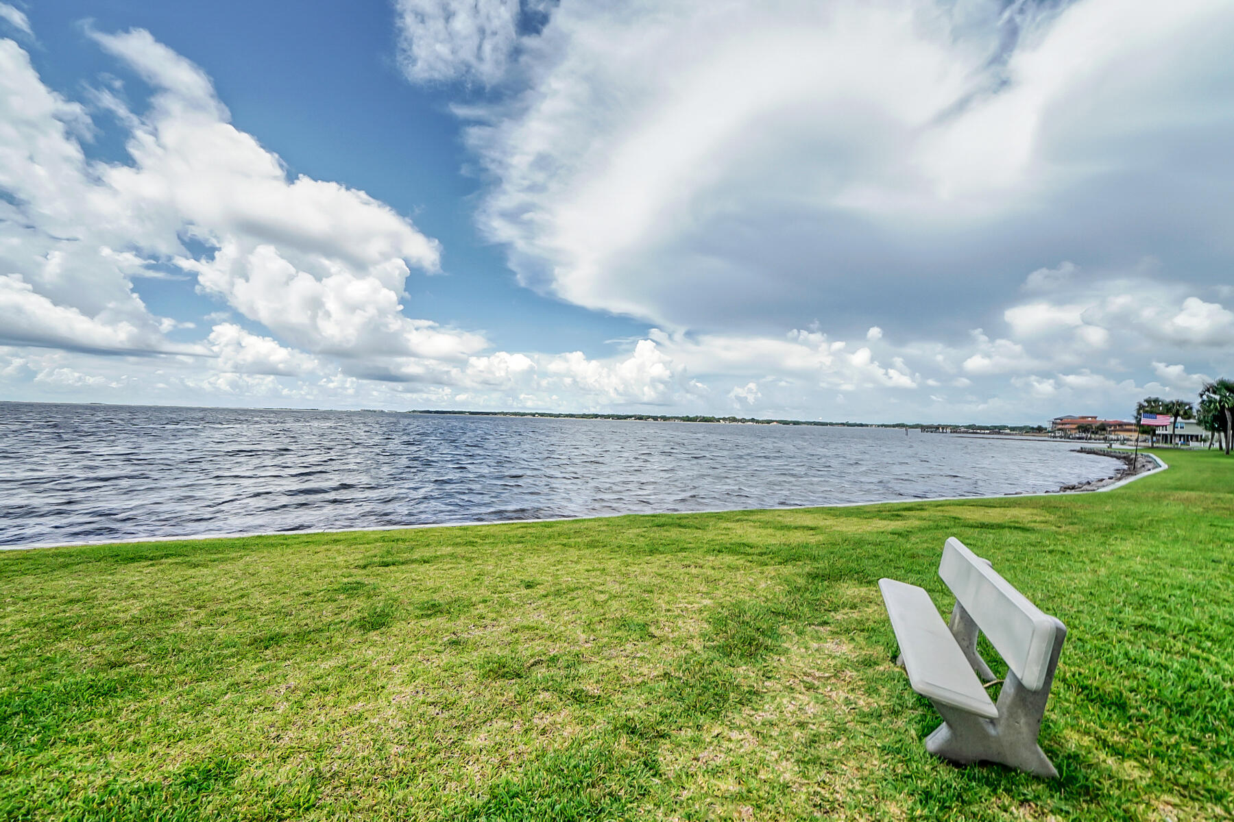 FINISTERRA CONDO - Residential