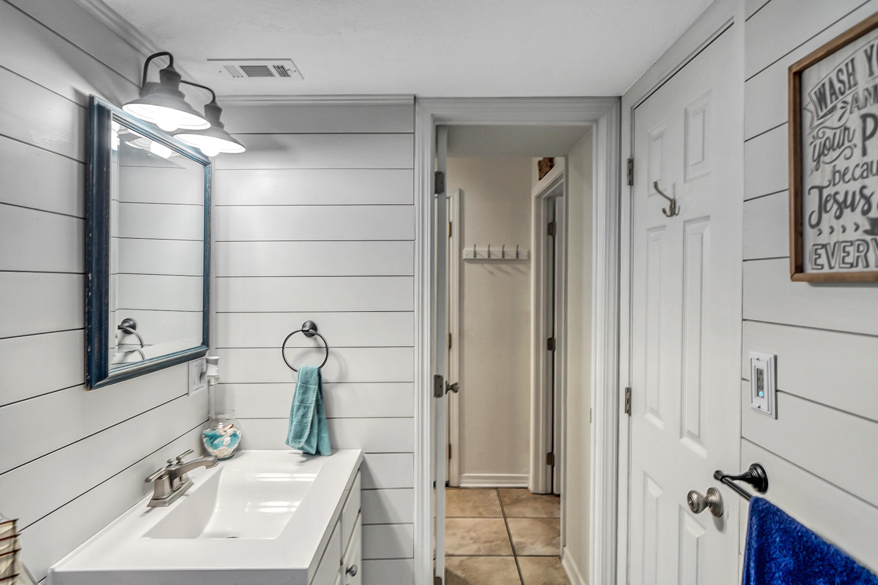 FINISTERRA CONDO - Residential